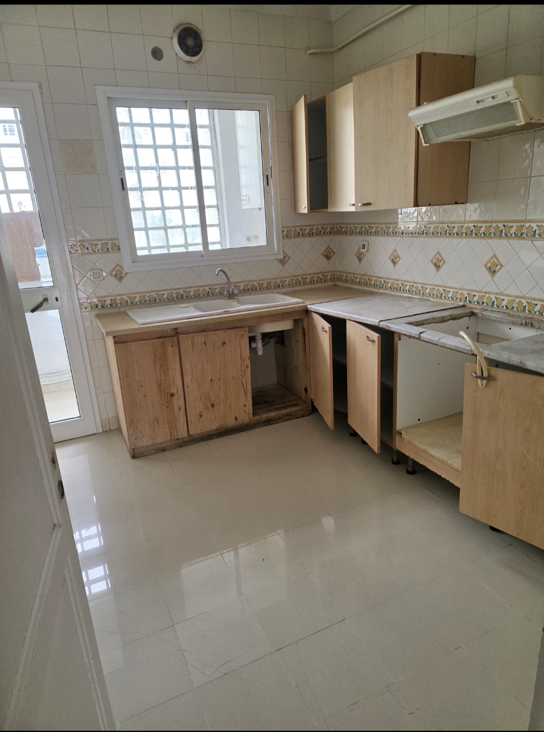El Menzah&nbsp;El Manar 1&nbsp;Location&nbsp;Appart. 3 pi�ces&nbsp;Appartement s2 manar1 c�t� monoprix