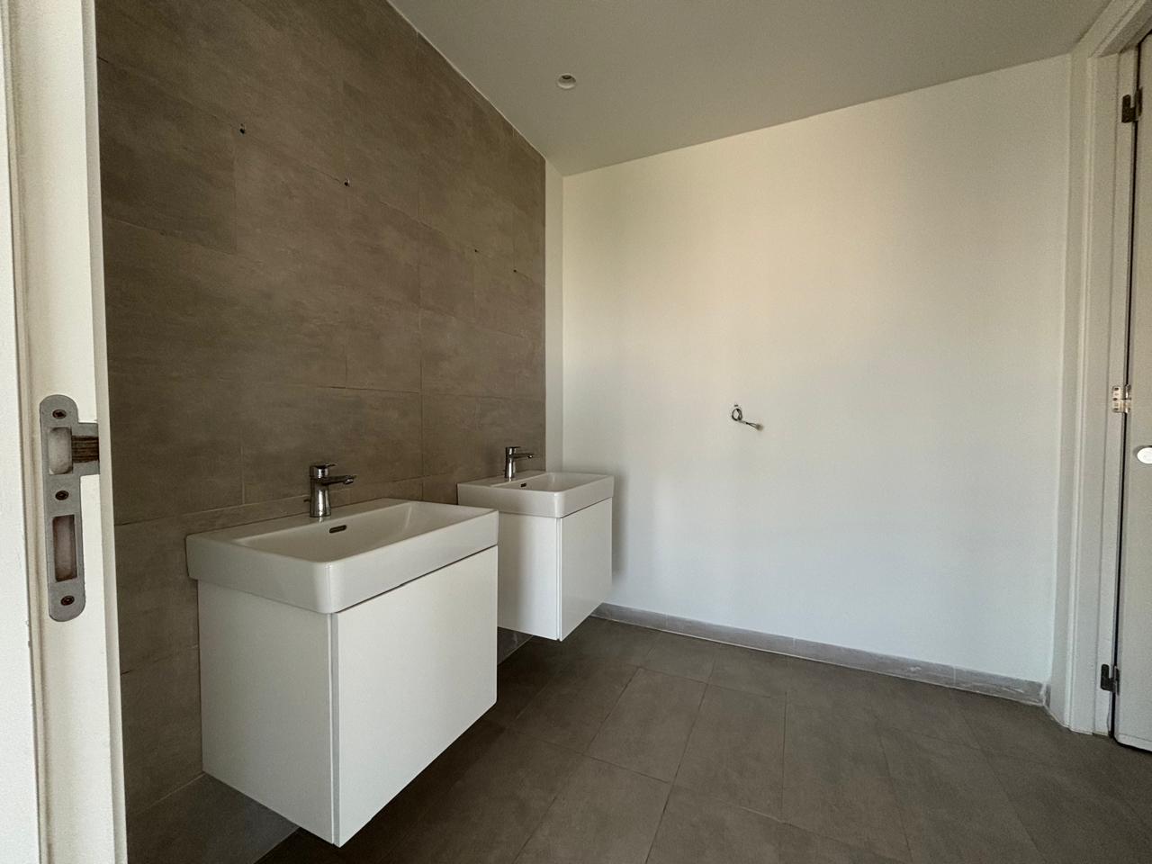 Ain Zaghouan&nbsp;Jardins de Carthage&nbsp;Bureaux & Commerces&nbsp;Surfaces&nbsp;Open space de 250m2 aux jardins de carthage