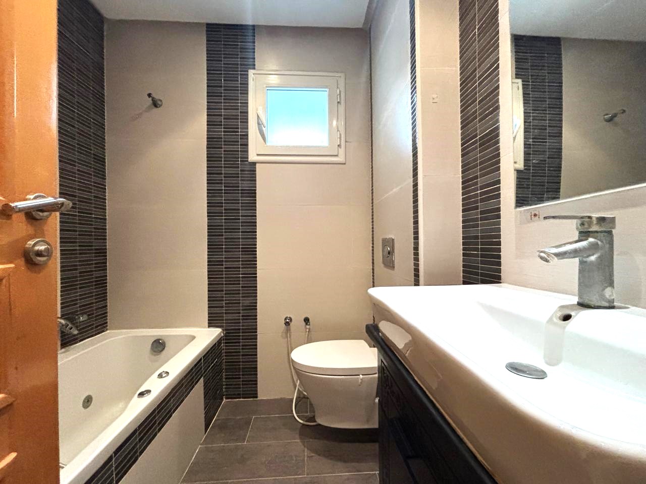 La Soukra&nbsp;La Soukra&nbsp;Location&nbsp;Appart. 3 pi�ces&nbsp;Appartement s2 de 125m2 � la soukra park