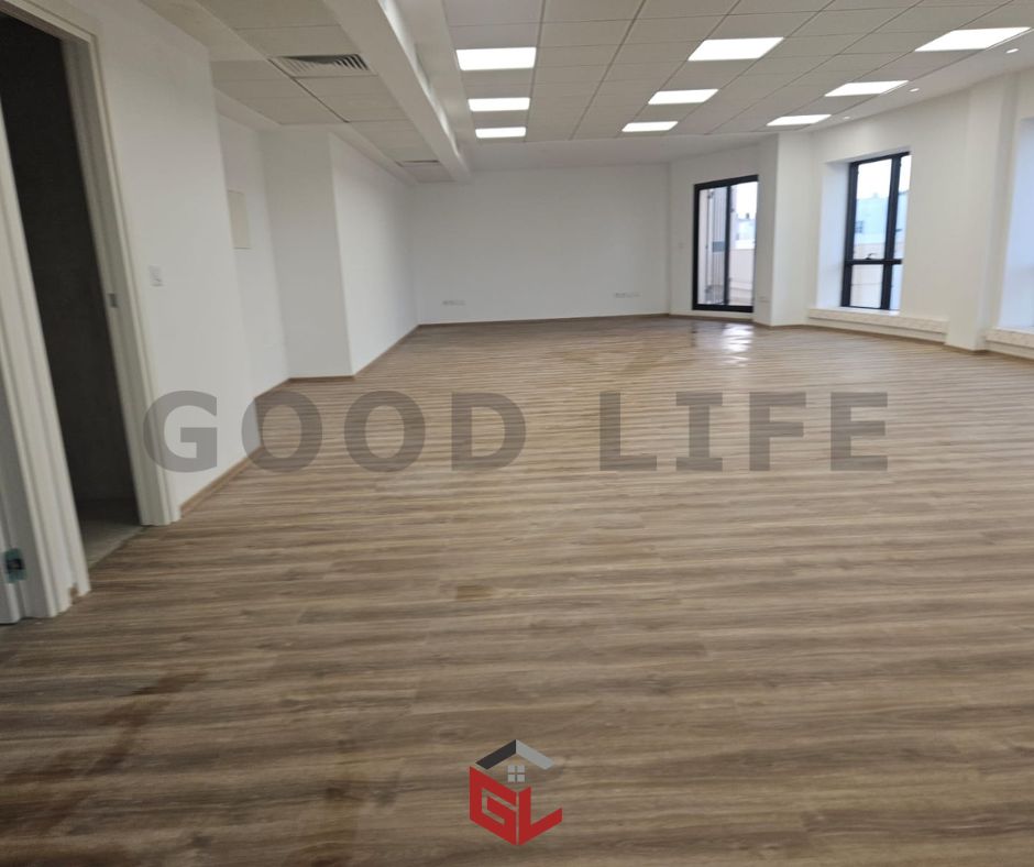 La Marsa&nbsp;Berge Du Lac&nbsp;Bureaux & Commerces&nbsp;Bureau&nbsp;Bureau r�nov� de 200 m2 au lac 1