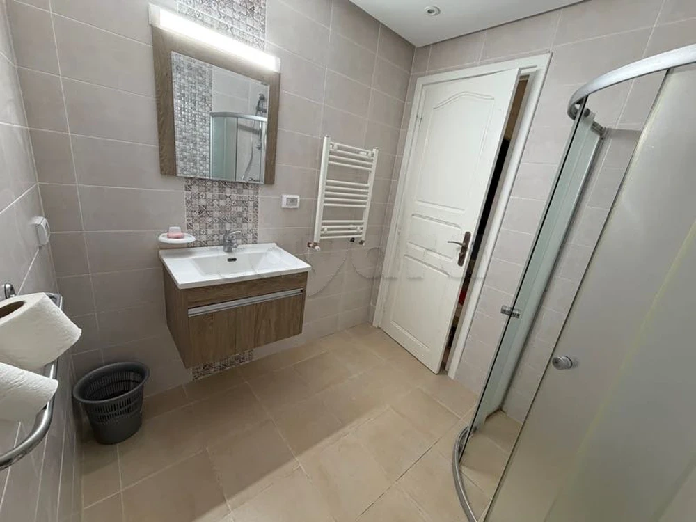 La Marsa&nbsp;Cite Bhar Lazreg&nbsp;Location&nbsp;Appart. 2 pi�ces&nbsp;Etage de villa s plus 2 bon standing