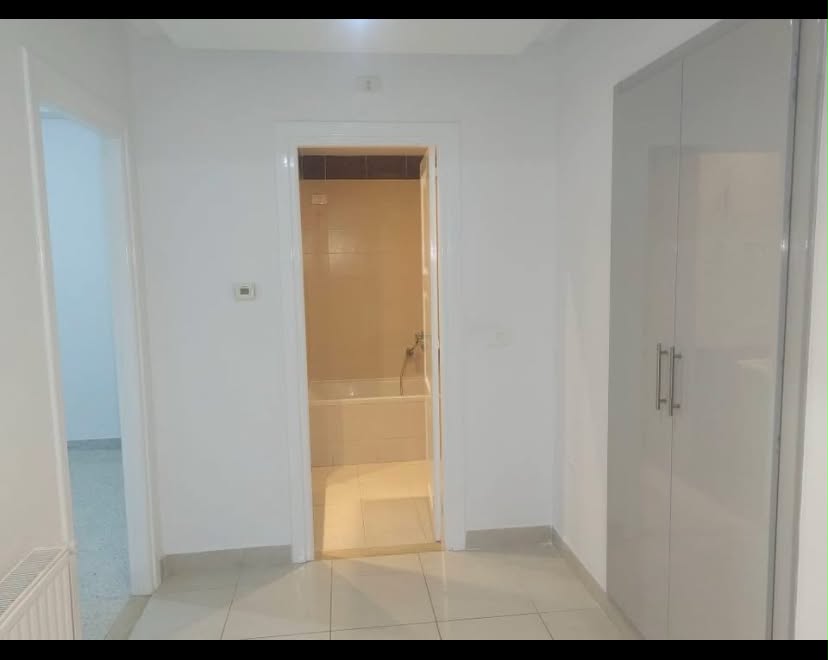 La Marsa&nbsp;El Aouina&nbsp;Location&nbsp;Appart. 1 pi�ce&nbsp;S plus 1  propre