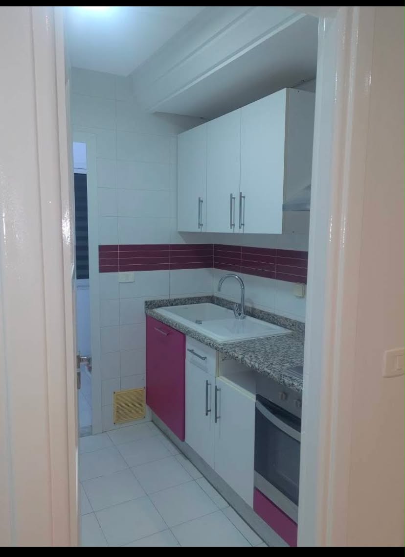 La Marsa&nbsp;El Aouina&nbsp;Location&nbsp;Appart. 1 pi�ce&nbsp;S plus 1  propre