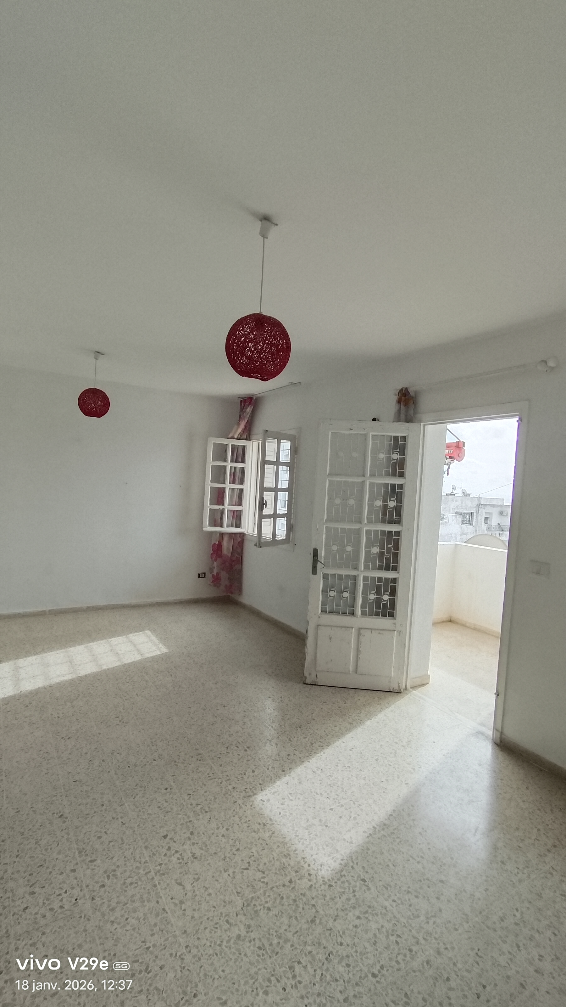 El Menzah&nbsp;El Manar 1&nbsp;Vente&nbsp;Appart. 3 pi�ces&nbsp;De particulier � particulier vend s 3 � el manar 1