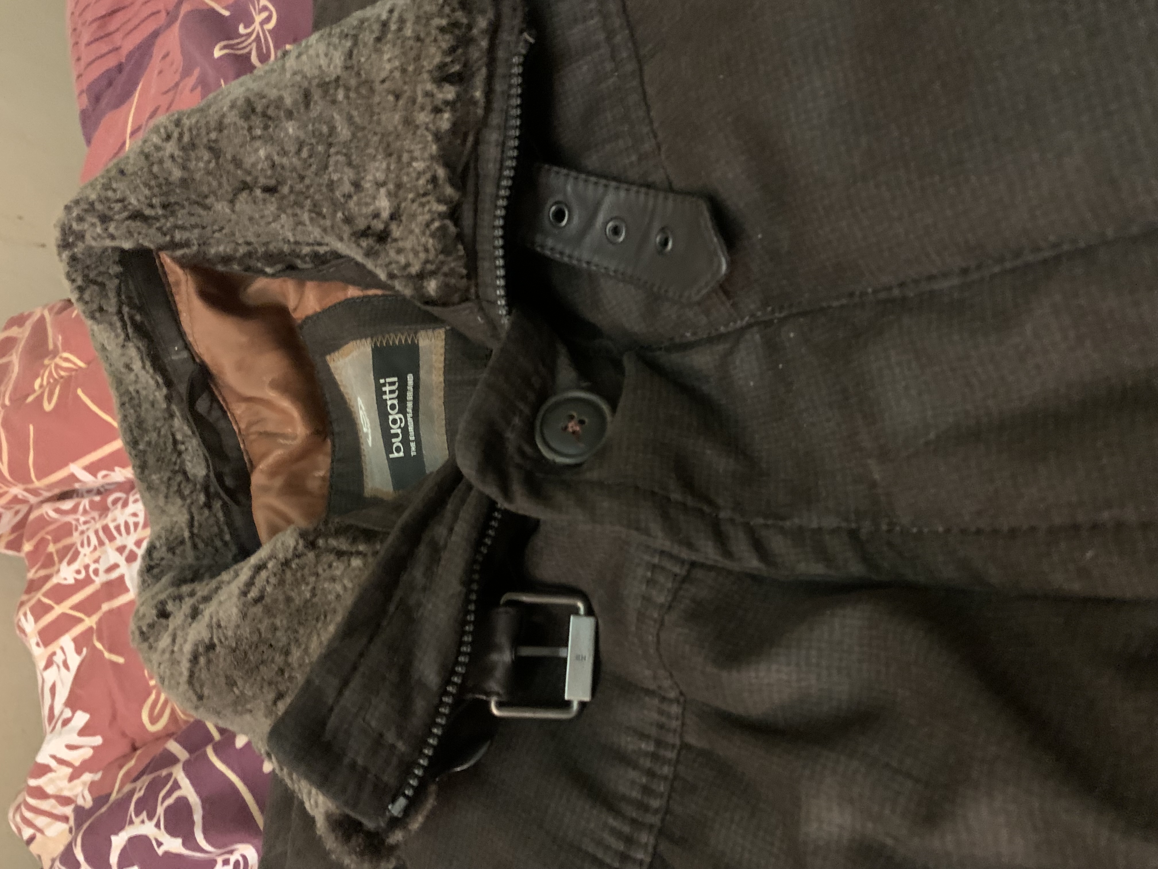 Ariana Ville&nbsp;Ariana&nbsp;Hommes&nbsp;Autre&nbsp;Vend manteau de ch�vre bugatti taille xl