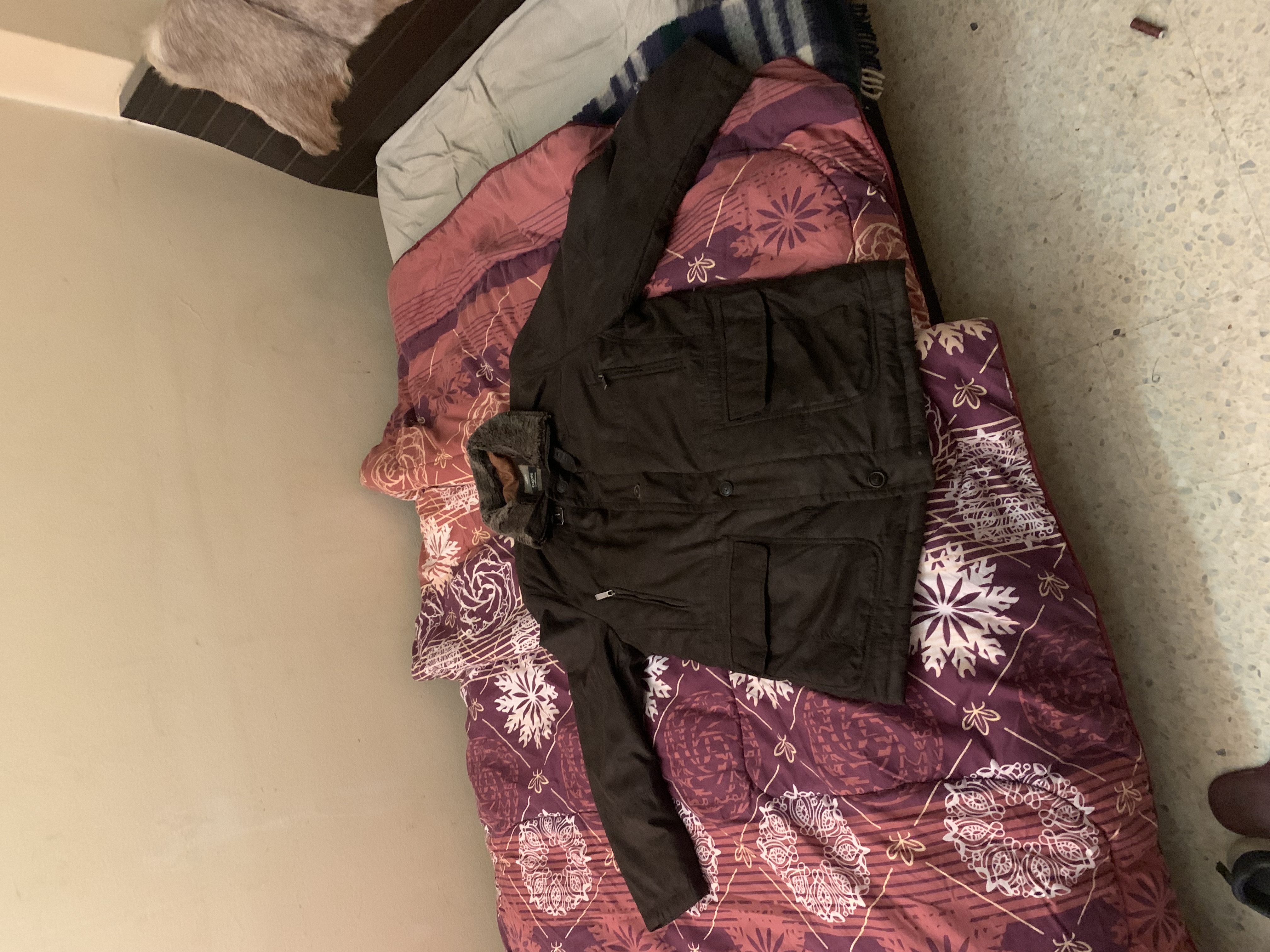 Ariana Ville&nbsp;Ariana&nbsp;Hommes&nbsp;Autre&nbsp;Vend manteau de ch�vre bugatti taille xl