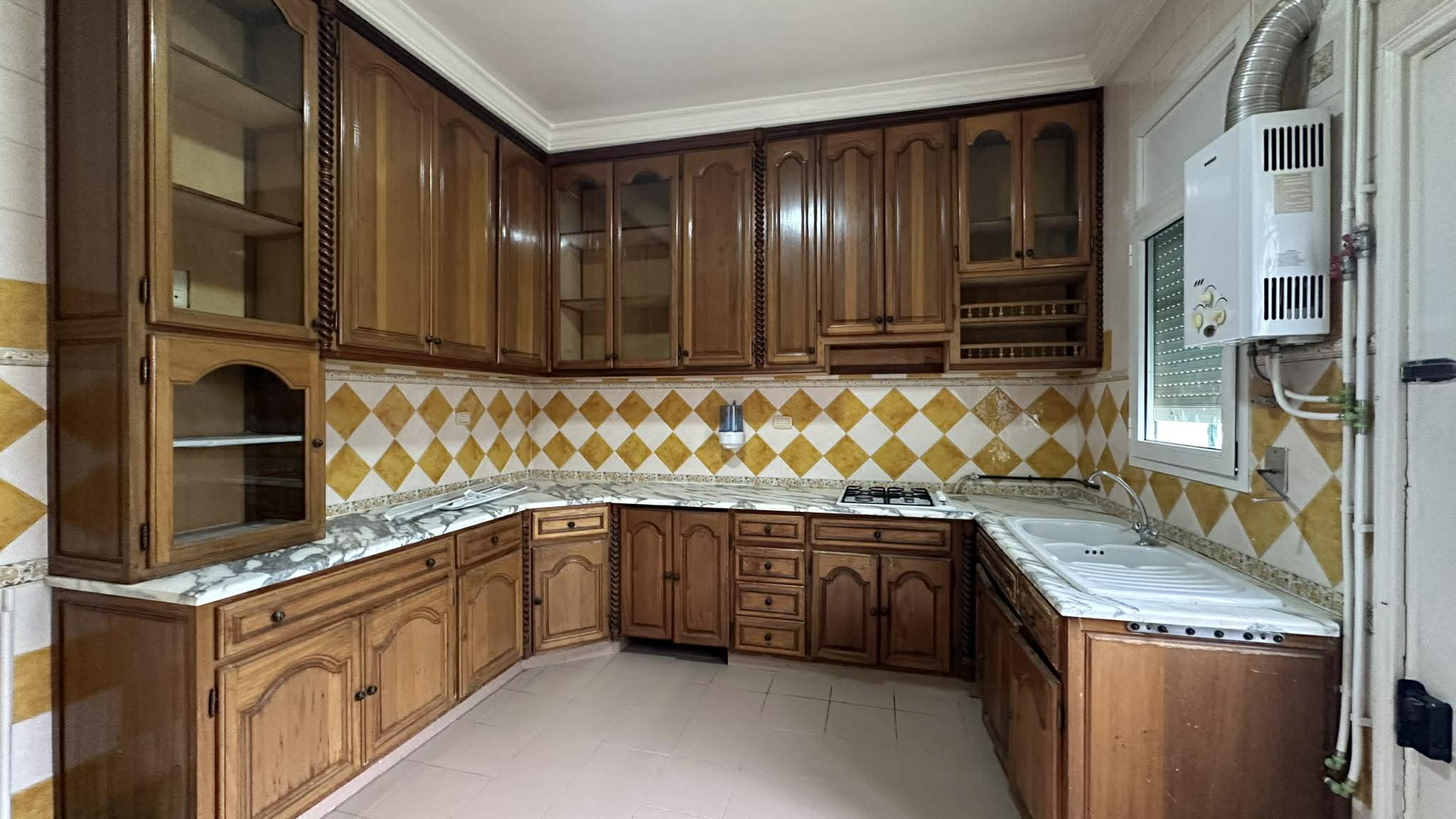 La Marsa&nbsp;Berge Du Lac&nbsp;Location&nbsp;Appart. 4 pi�ces&nbsp;Triplex s4 � usage bureautique au lac 1