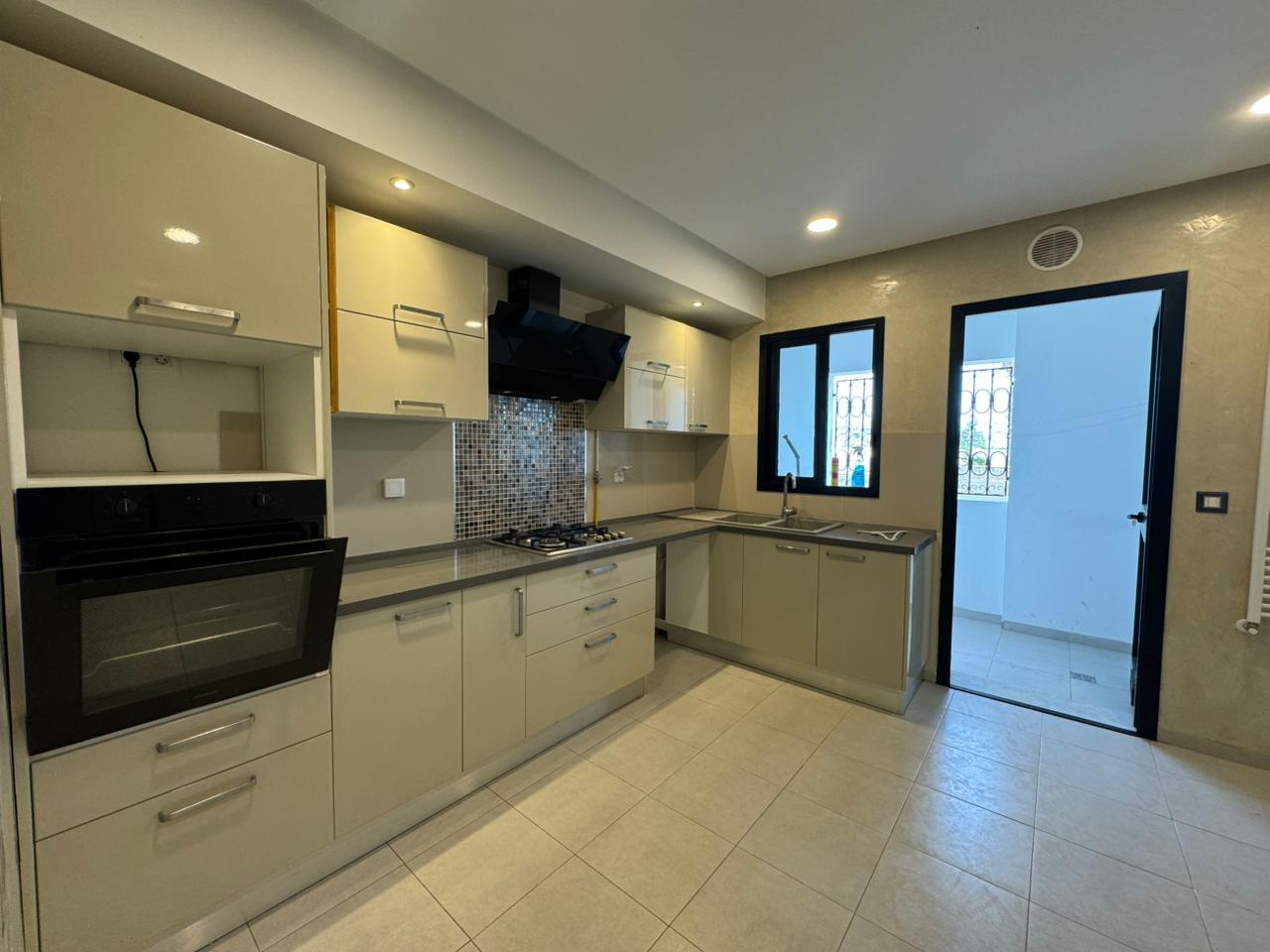 La Soukra&nbsp;La Soukra&nbsp;Location&nbsp;Appart. 4 pi�ces&nbsp;Appartement s3 avec terrasse � la soukra