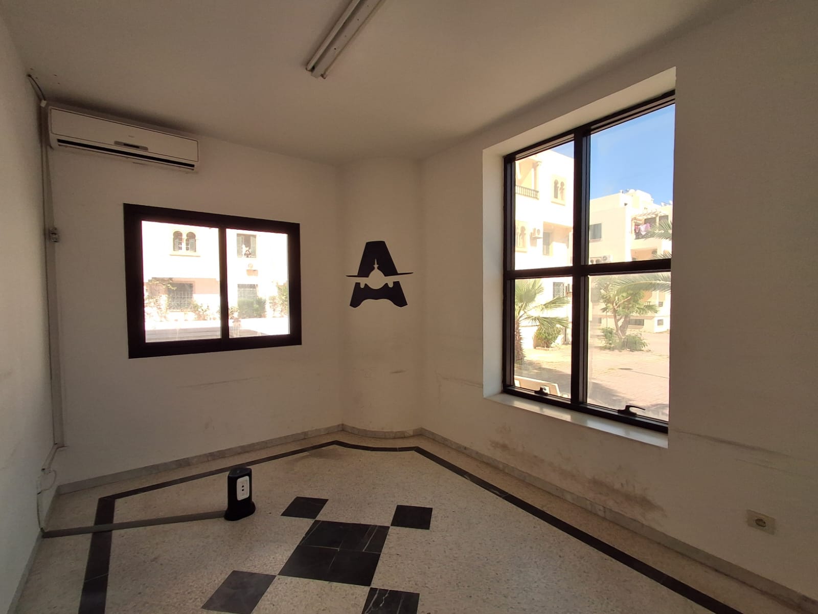 La Marsa&nbsp;Berge Du Lac&nbsp;Location&nbsp;Surfaces&nbsp;Hall 3 � usage bureautique au lac 1