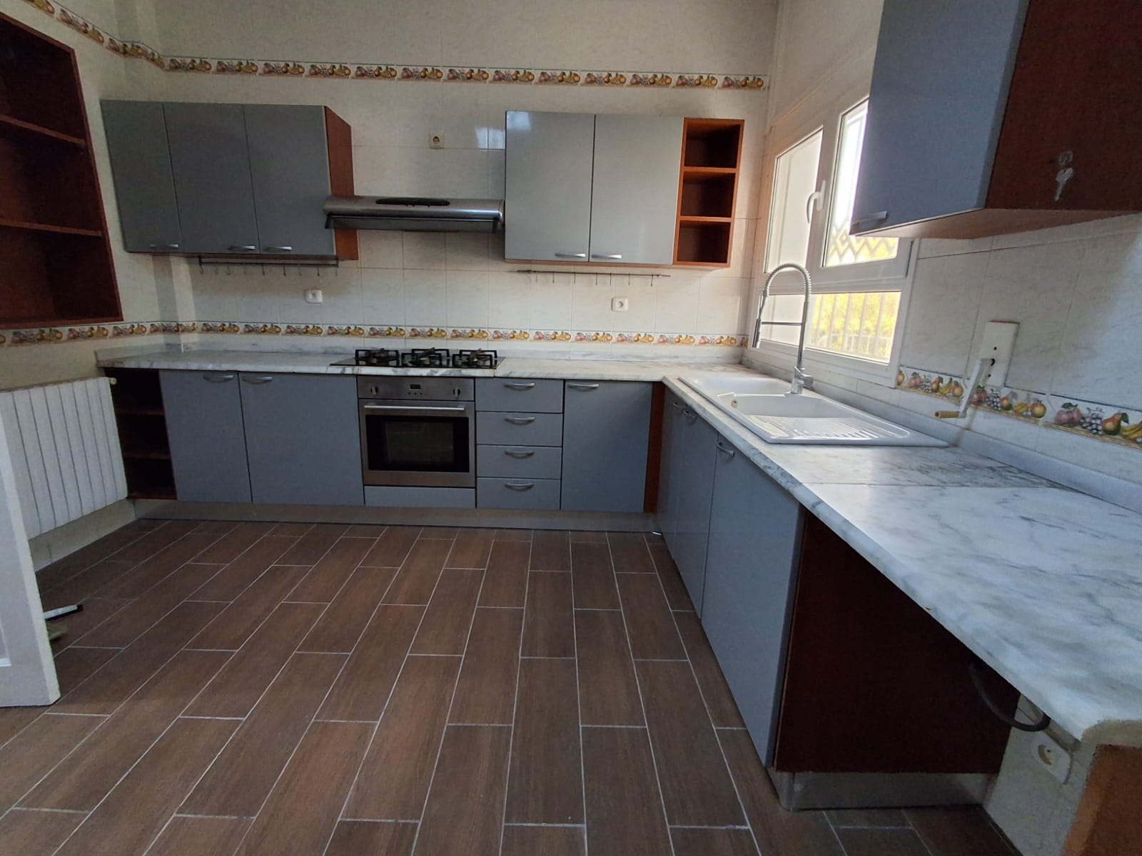 La Marsa&nbsp;Gammart&nbsp;Location&nbsp;Maisons&nbsp;Villa s6 avec jardin et piscine � gammarth