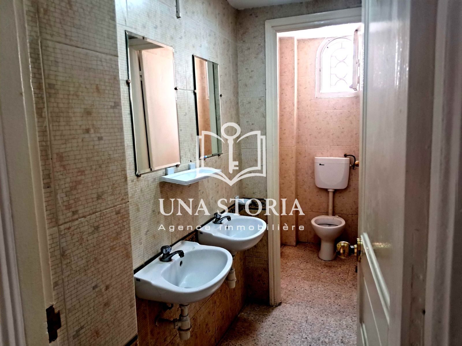 Cite El Khadra&nbsp;Zone urbaine nord&nbsp;Location&nbsp;Autre&nbsp;Local bureautique h plus 4 � centre urbain nord