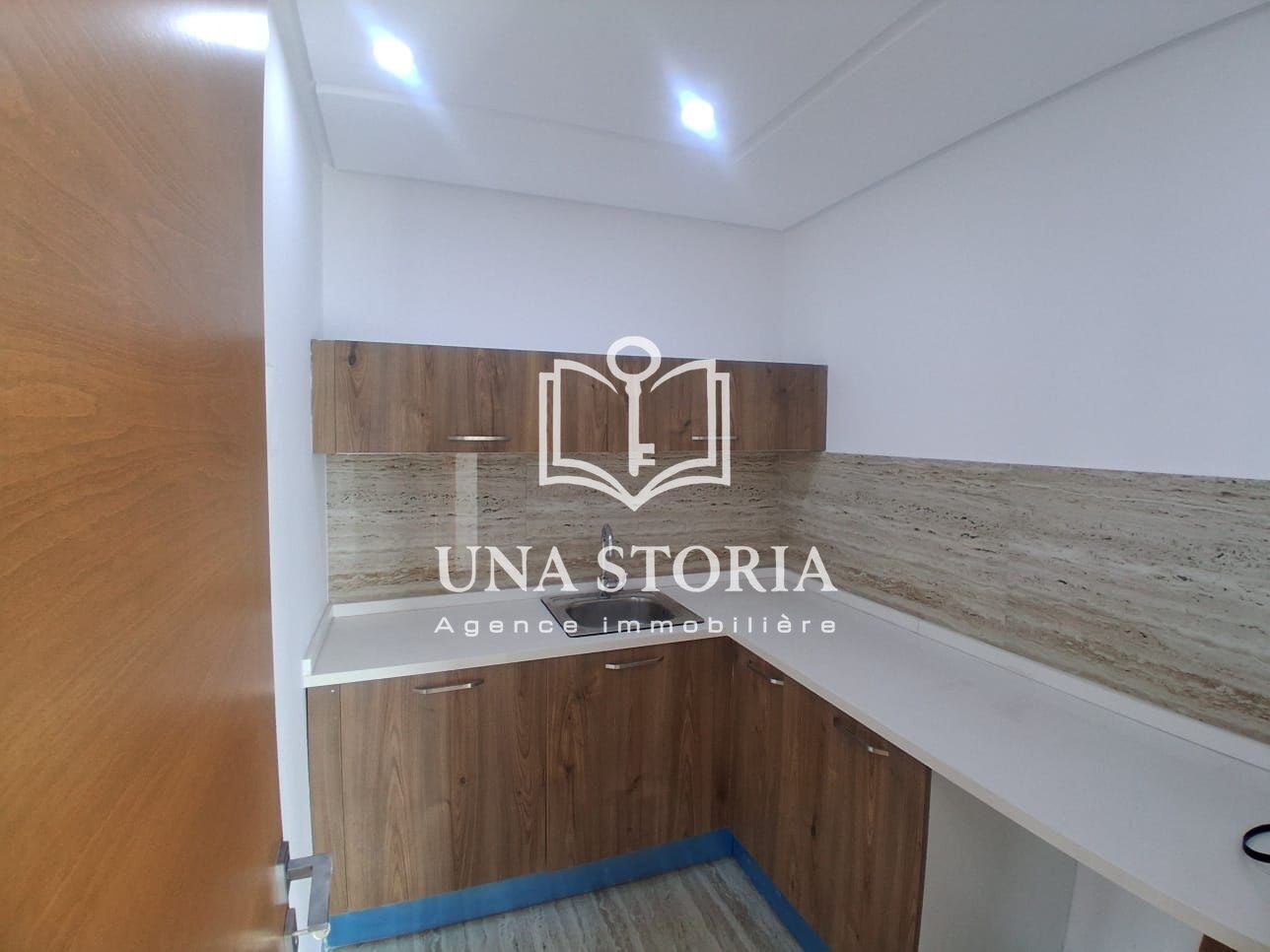 La Soukra&nbsp;La Soukra&nbsp;Location&nbsp;Surfaces&nbsp;Bureau h  plus 2