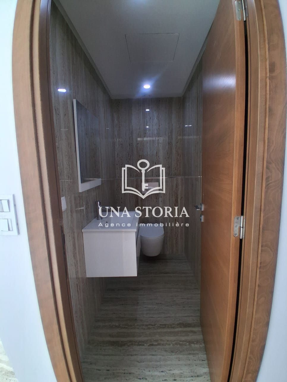 La Soukra&nbsp;La Soukra&nbsp;Location&nbsp;Surfaces&nbsp;Bureau h  plus 2