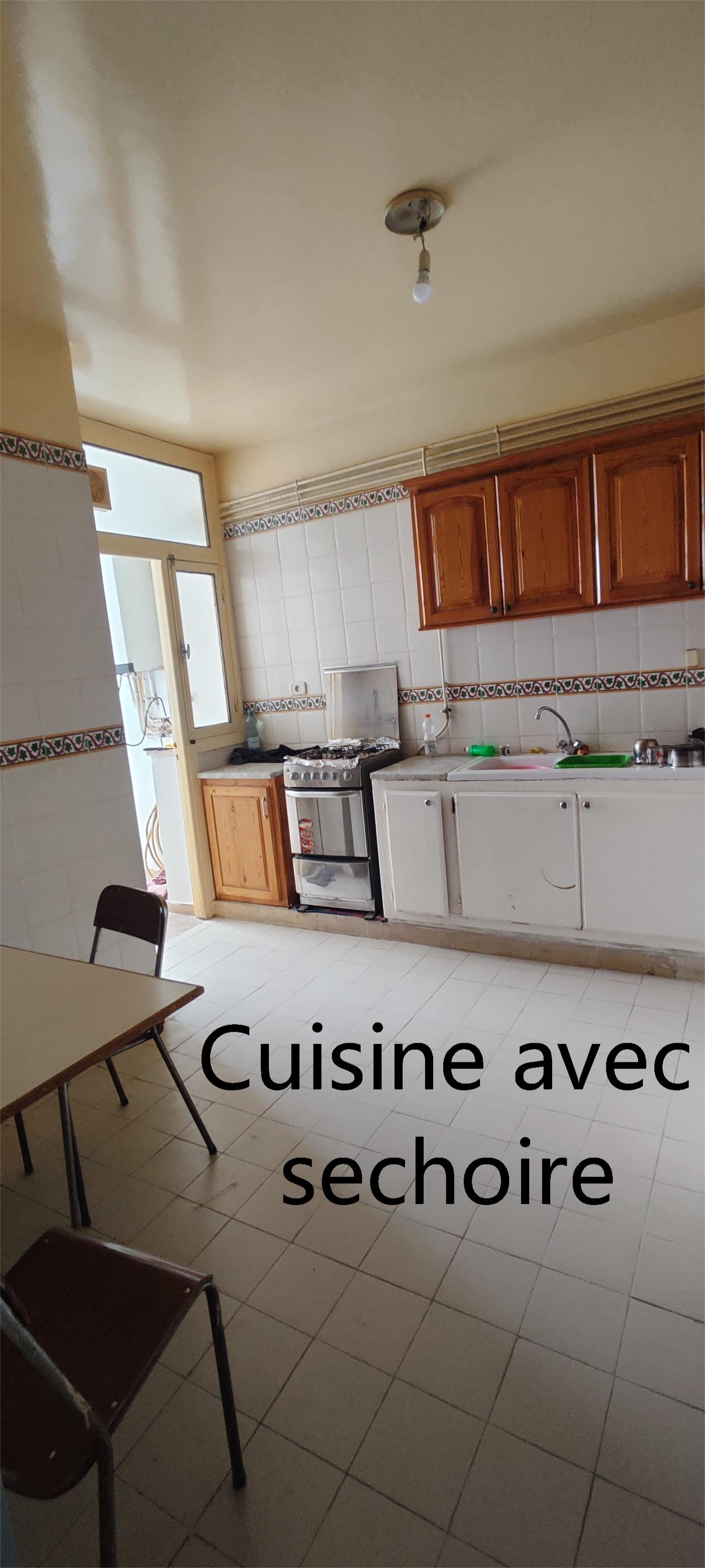 La Soukra&nbsp;Borj Louzir&nbsp;Location&nbsp;Appart. 3 pi�ces&nbsp;Magnifique s3 cit� h�di nouira ariana