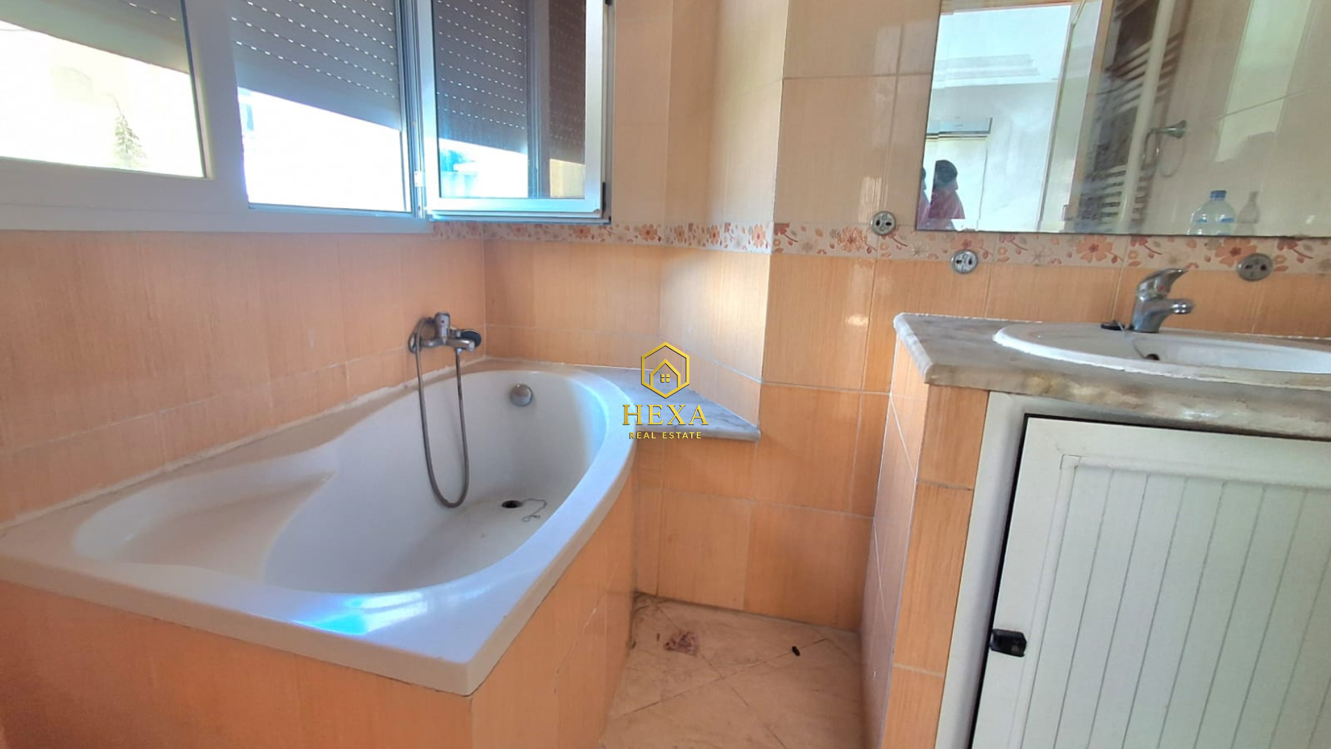 La Marsa&nbsp;El Aouina&nbsp;Location&nbsp;Maisons&nbsp;Triplex s4 � aouina � usage bureautique
