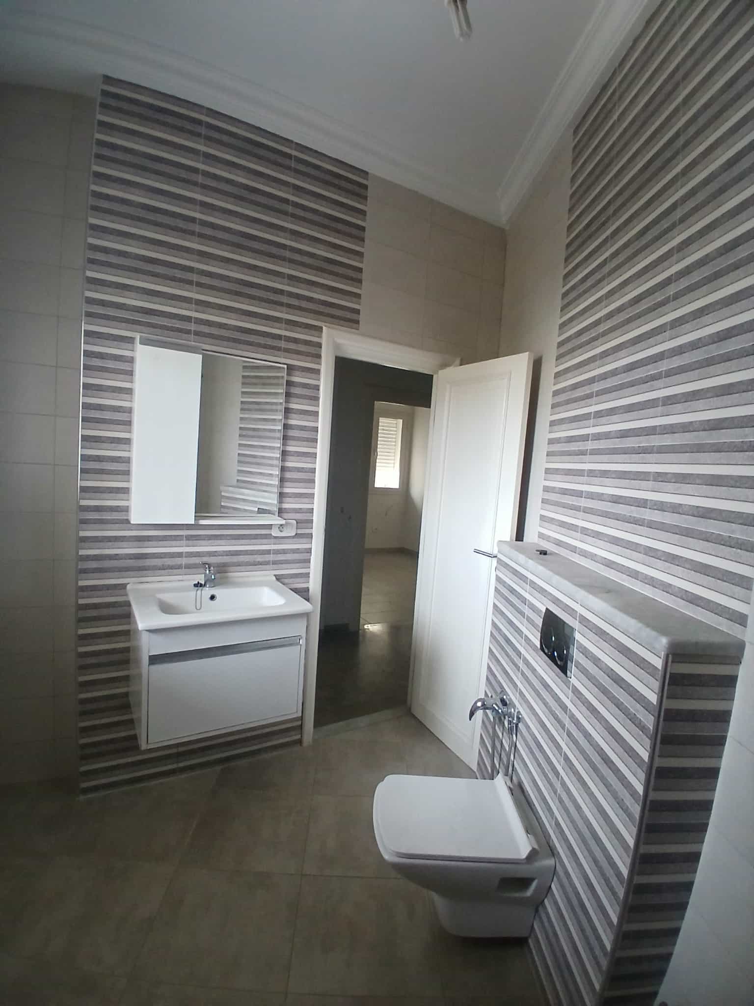 El Omrane Superieur&nbsp;Cite Ibn Khaldoun Vi&nbsp;Location&nbsp;Appart. 3 pi�ces&nbsp;Cit� ibn khaldoun