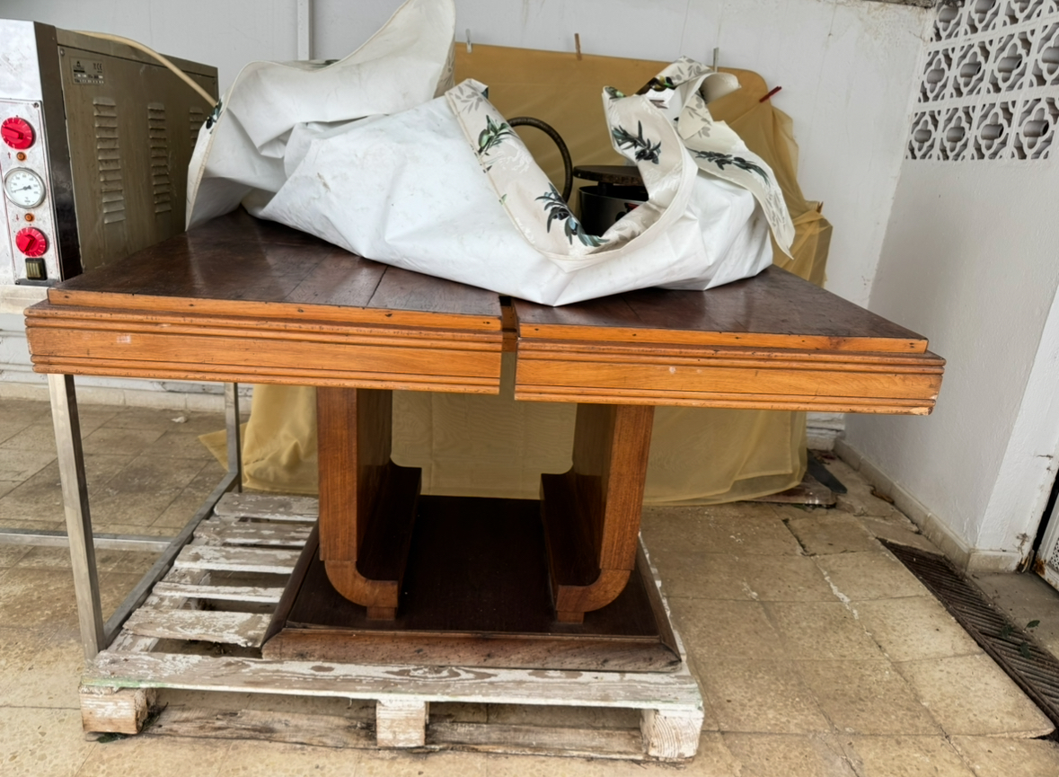 Ariana Ville&nbsp;El Menzah 5&nbsp;Salon - Salle � manger &nbsp;Salle � manger&nbsp;Lot de meubles anciens en bois massif