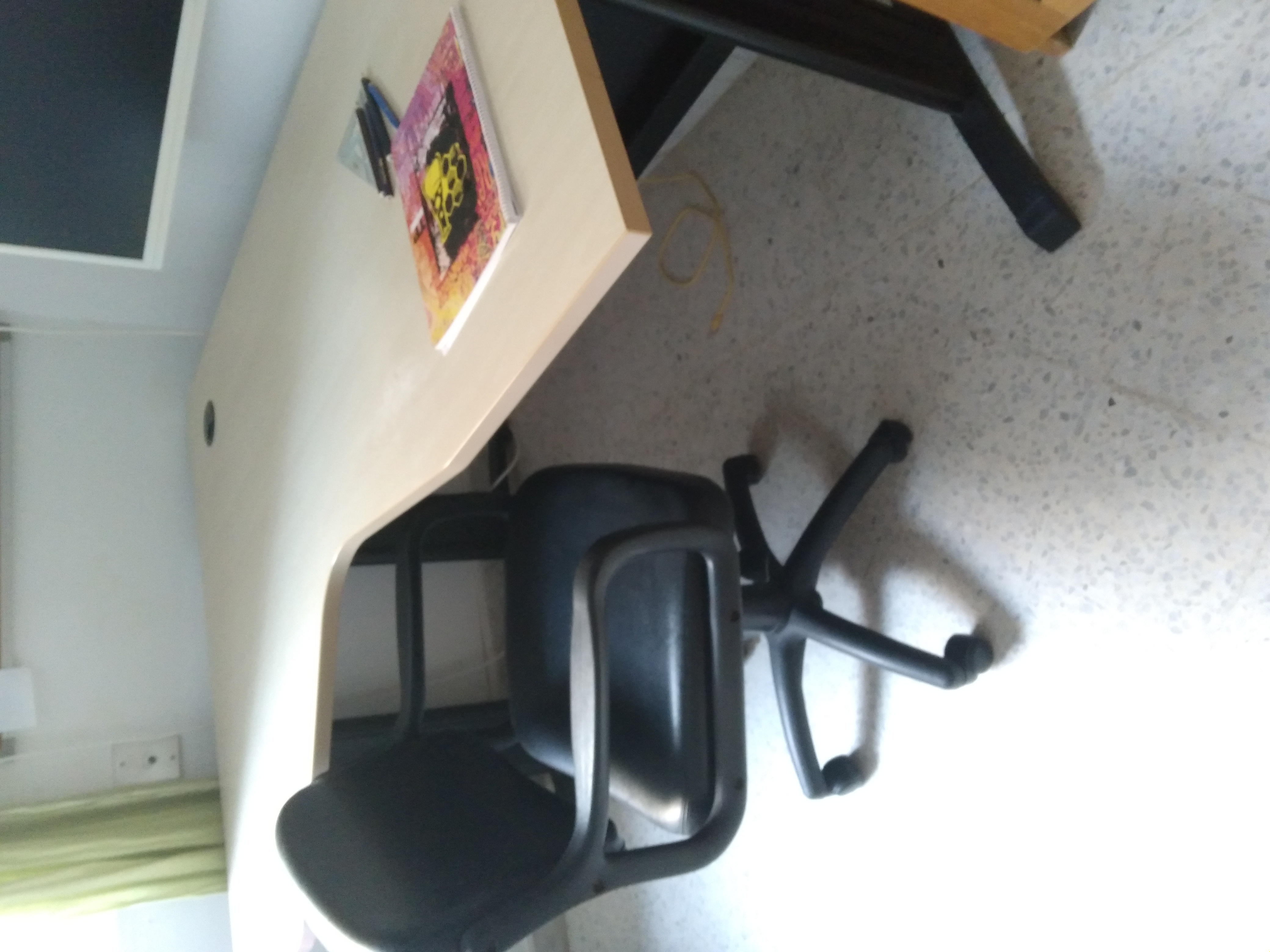 Ariana Ville&nbsp;Cite Ennasr 2&nbsp;Salon - Salle � manger &nbsp;Tables&nbsp;Meubles divers excellent �tat