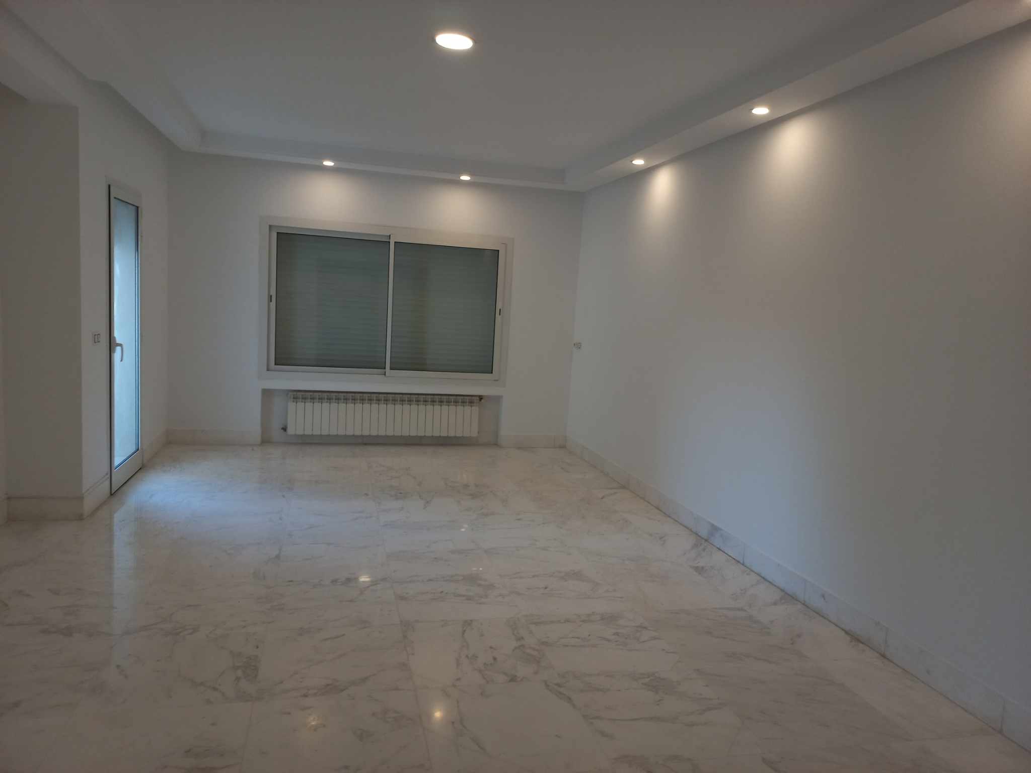 La Marsa&nbsp;El Aouina&nbsp;Location&nbsp;Appart. 2 pi�ces&nbsp;App spacieux s2 pas loin du closerie ain zaghouan