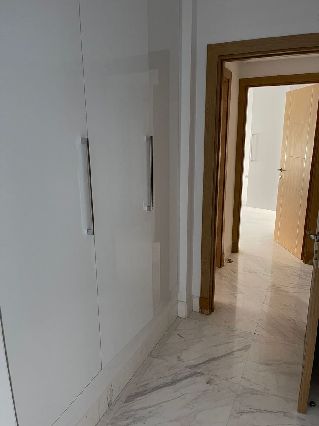 La Marsa&nbsp;El Aouina&nbsp;Location&nbsp;Appart. 2 pi�ces&nbsp;App spacieux s2 pas loin du closerie ain zaghouan