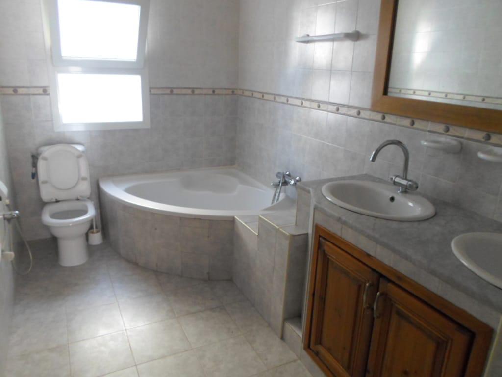 Ain Zaghouan&nbsp;Ain Zaghouan&nbsp;Location&nbsp;Appart. 3 pi�ces&nbsp;S3 spacieux � jardins el aouina