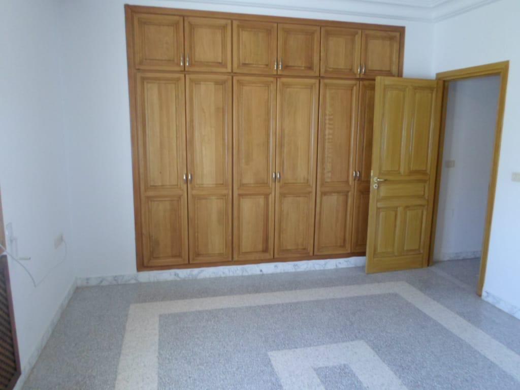 Ain Zaghouan&nbsp;Ain Zaghouan&nbsp;Location&nbsp;Appart. 3 pi�ces&nbsp;S3 spacieux � jardins el aouina