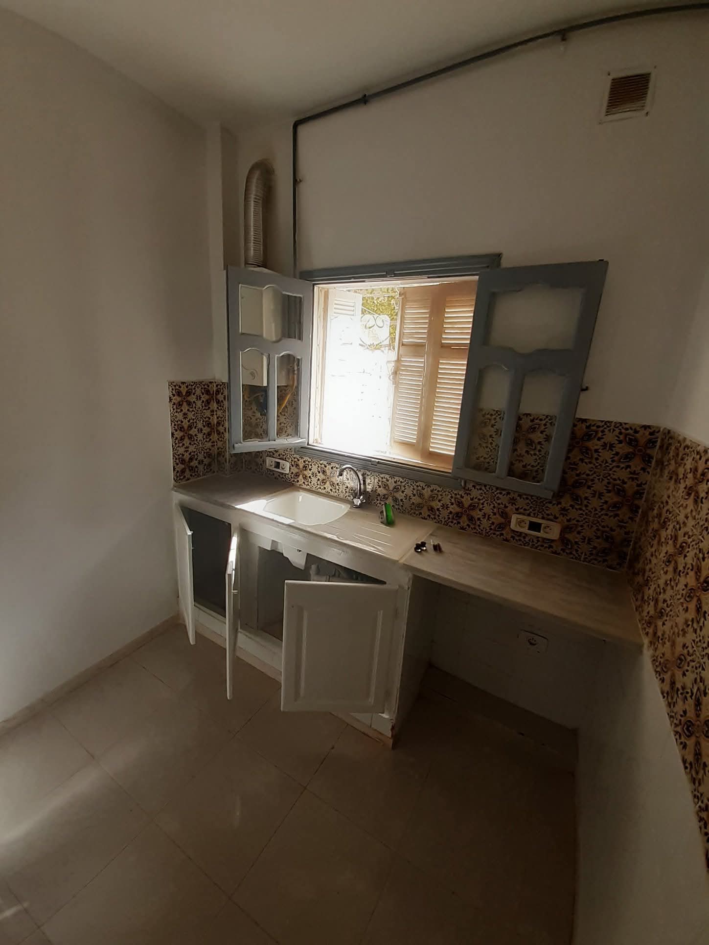 Ariana Ville&nbsp;Riadh Landlous&nbsp;Location&nbsp;Maisons&nbsp;Studio s plus 1  � riadh landalos wb1477