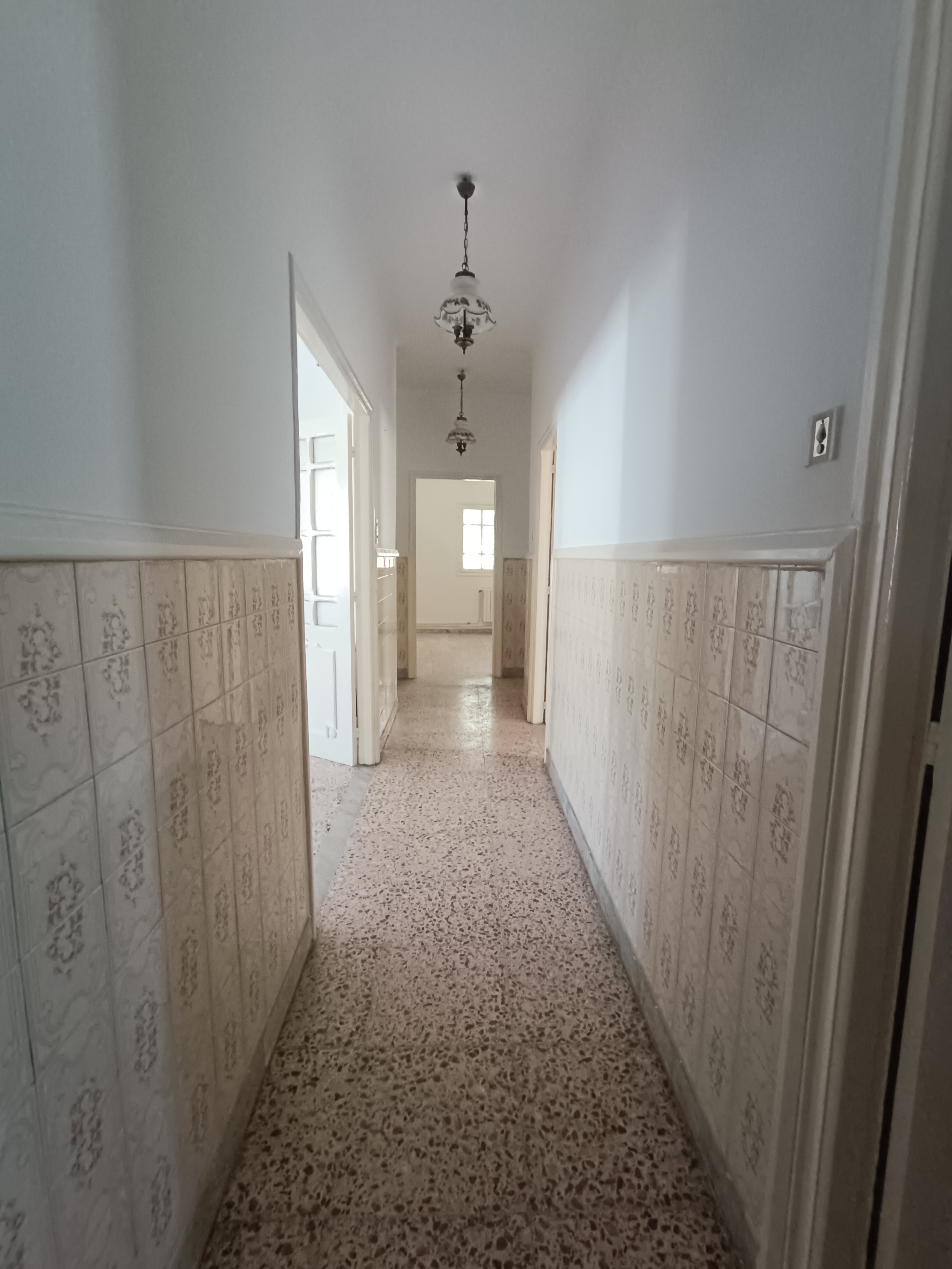 El Menzah&nbsp;Mutuelle Ville&nbsp;Location&nbsp;Appart. 4 pi�ces&nbsp;Spacieux etage de villa mutuelleville