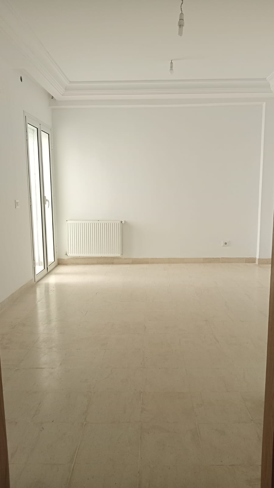 Ain Zaghouan&nbsp;Ain Zaghouan&nbsp;Location&nbsp;Appart. 2 pi�ces&nbsp;S plus un cuisine ind�p � l'aouina