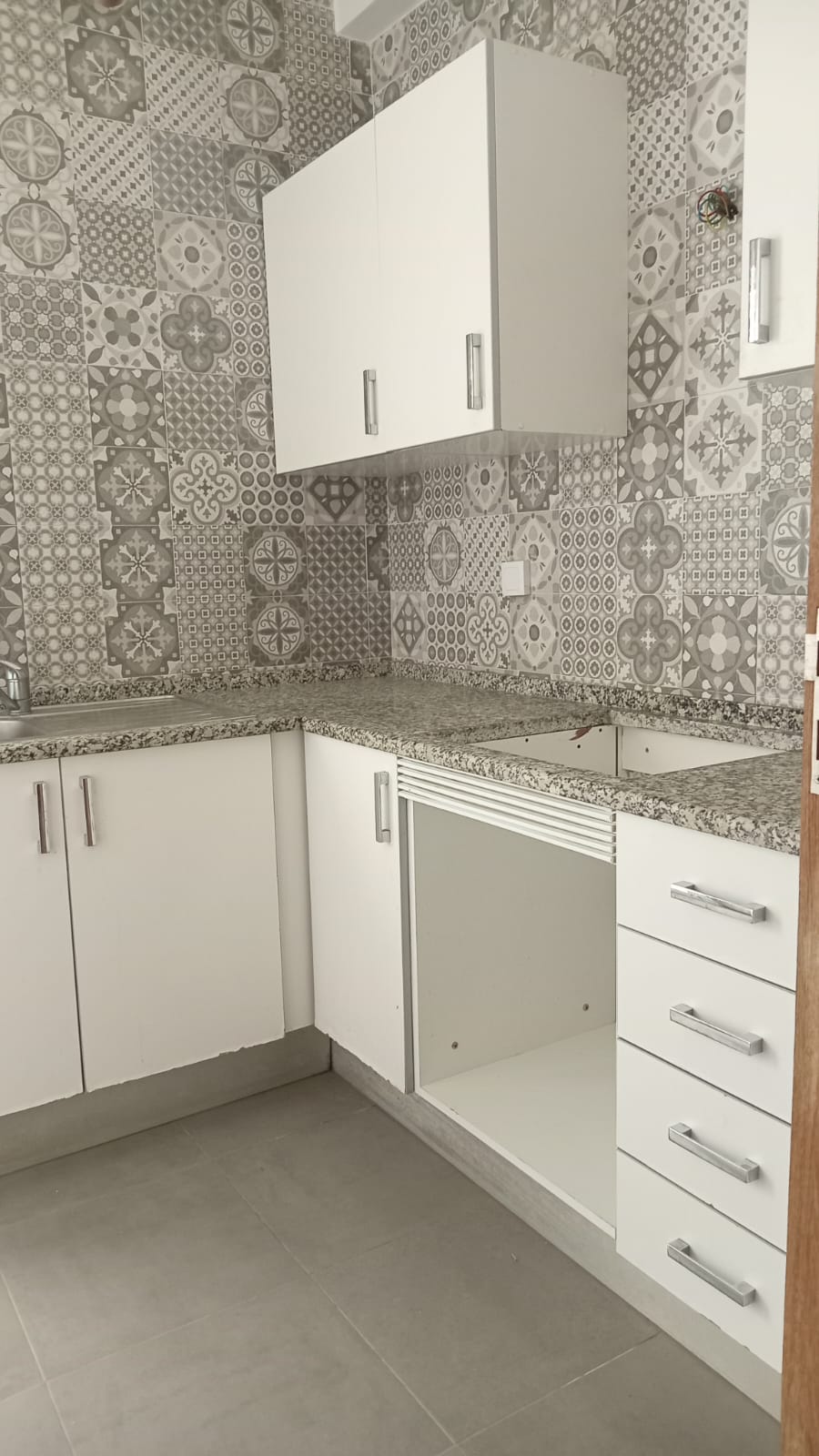 Ain Zaghouan&nbsp;Ain Zaghouan&nbsp;Location&nbsp;Appart. 2 pi�ces&nbsp;S plus un cuisine ind�p � l'aouina