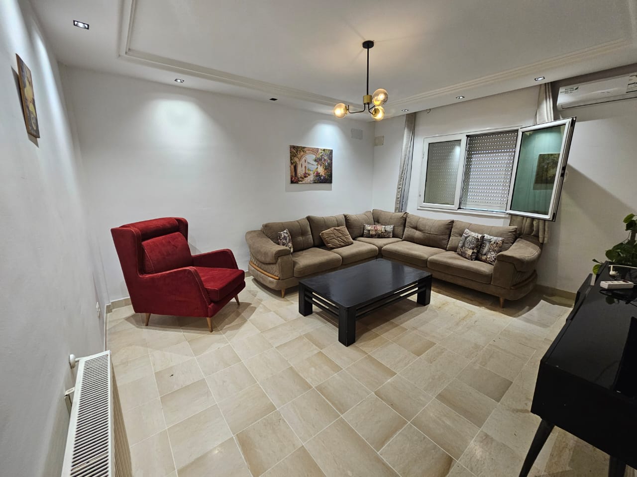 Ain Zaghouan&nbsp;Ain Zaghouan&nbsp;Location&nbsp;Appart. 2 pi�ces&nbsp;S plus un richement meubl� � l'aouina