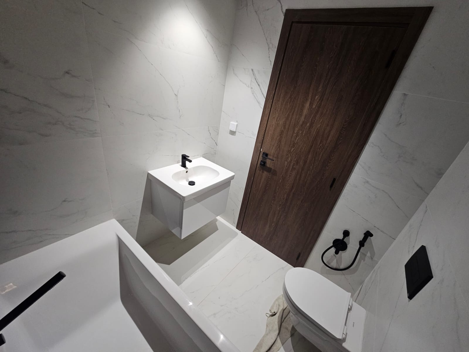 Ain Zaghouan&nbsp;Ain Zaghouan&nbsp;Location&nbsp;Appart. 4 pi�ces&nbsp;S plus trois neuf � la nouvelle soukra