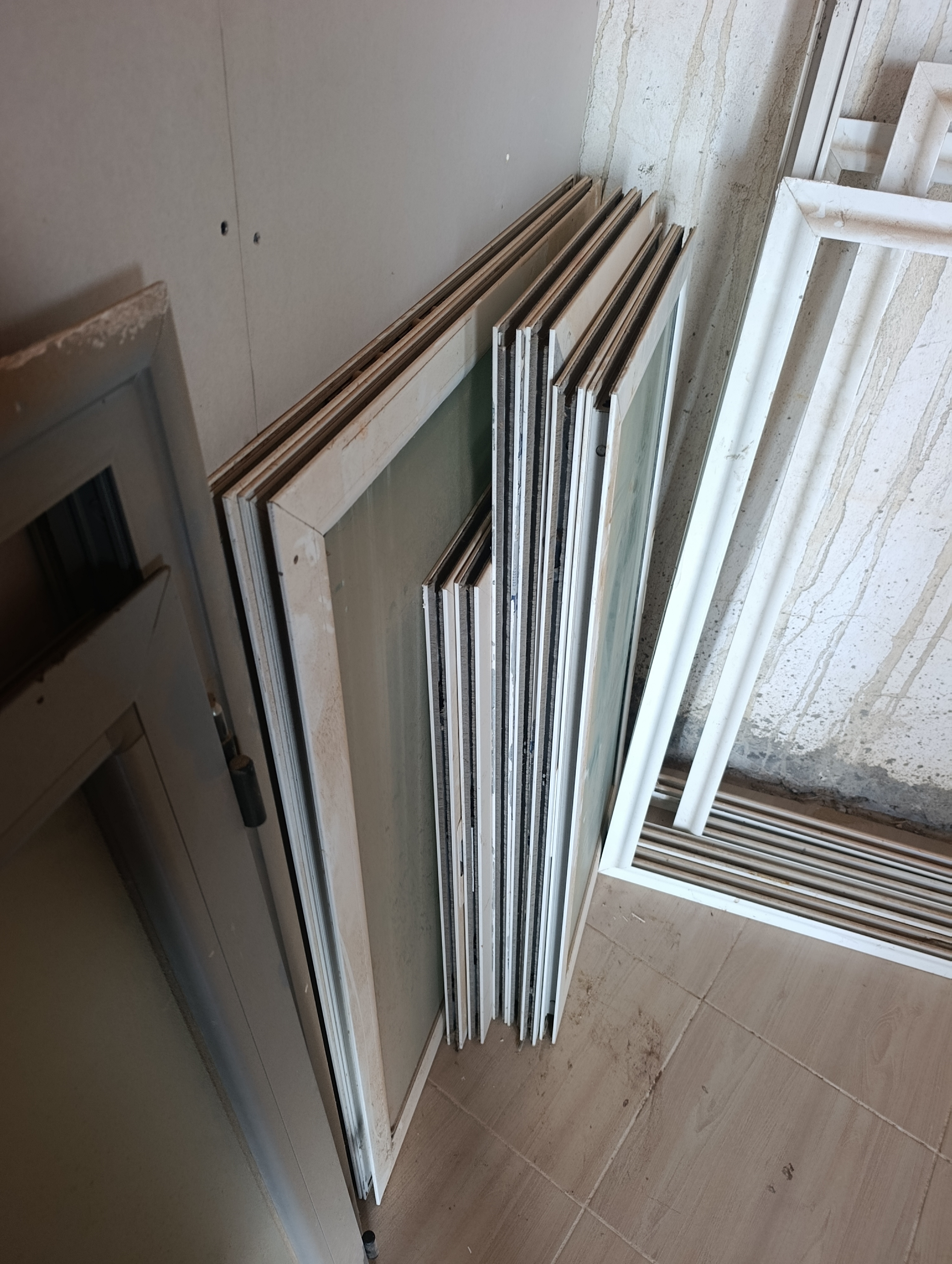 Raoued&nbsp;El Brarja&nbsp;Autre&nbsp;Autre&nbsp;4 fen�tres coulissantes