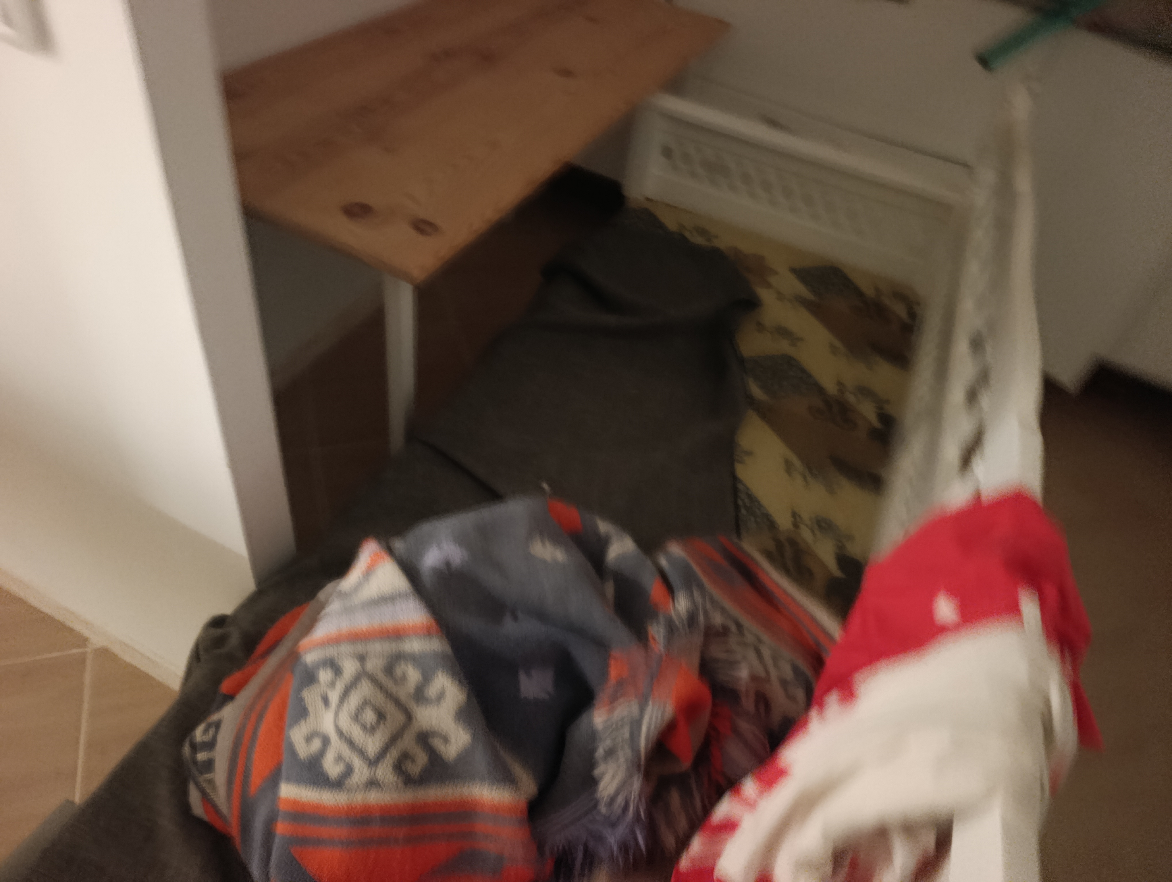 Raoued&nbsp;El Brarja&nbsp;Salon - Salle � manger &nbsp;Salle � manger&nbsp;Meuble en bois et fer forget