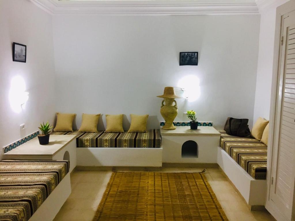 Djerba - Midoun&nbsp;Midoun&nbsp;Location&nbsp;Appart. 1 pi�ce&nbsp;Bien � l'ann�e