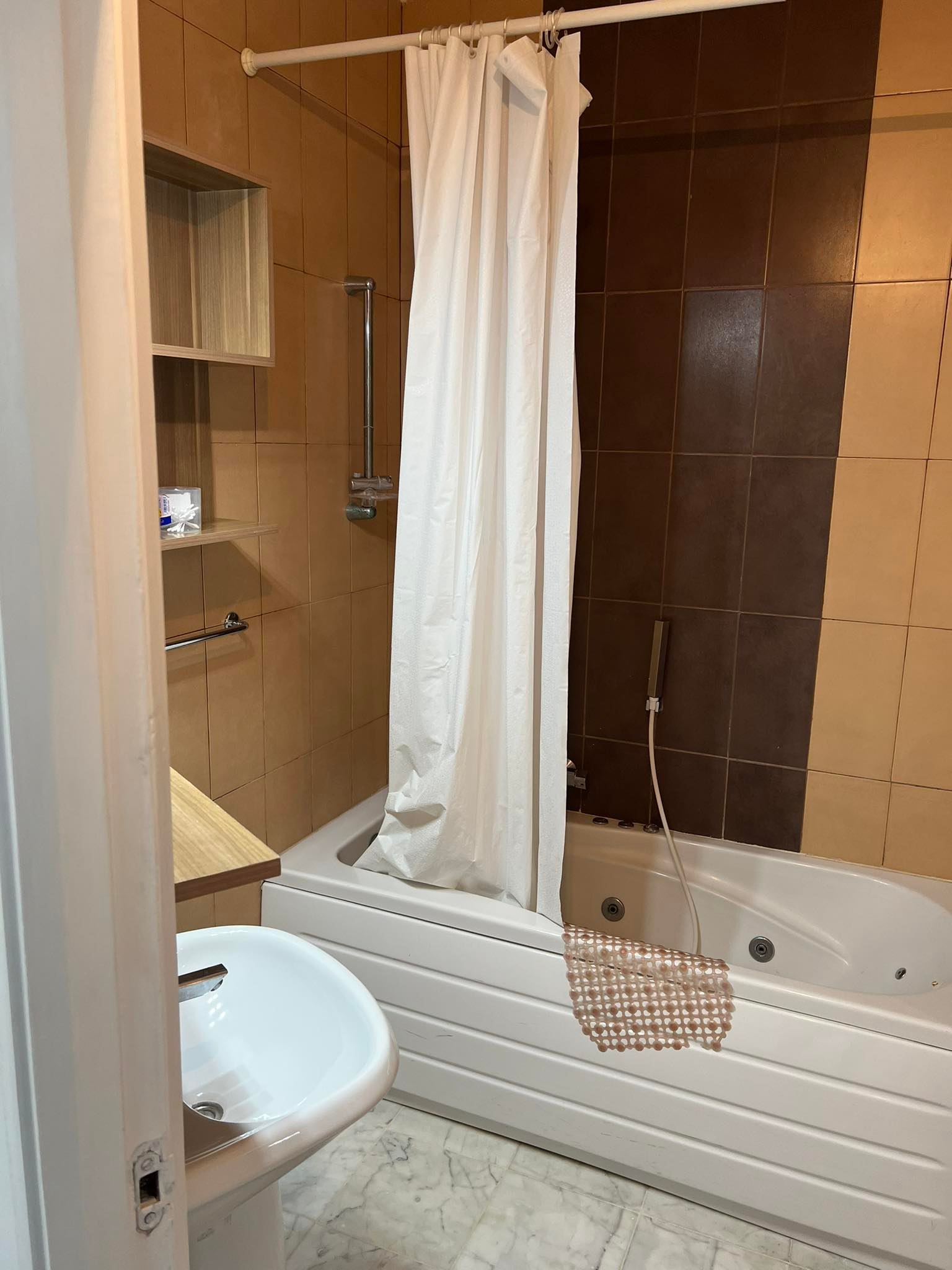 El Menzah&nbsp;El Menzah 4&nbsp;Location&nbsp;Appart. 4 pi�ces&nbsp;Appartement s plus 3 a el menzah 4