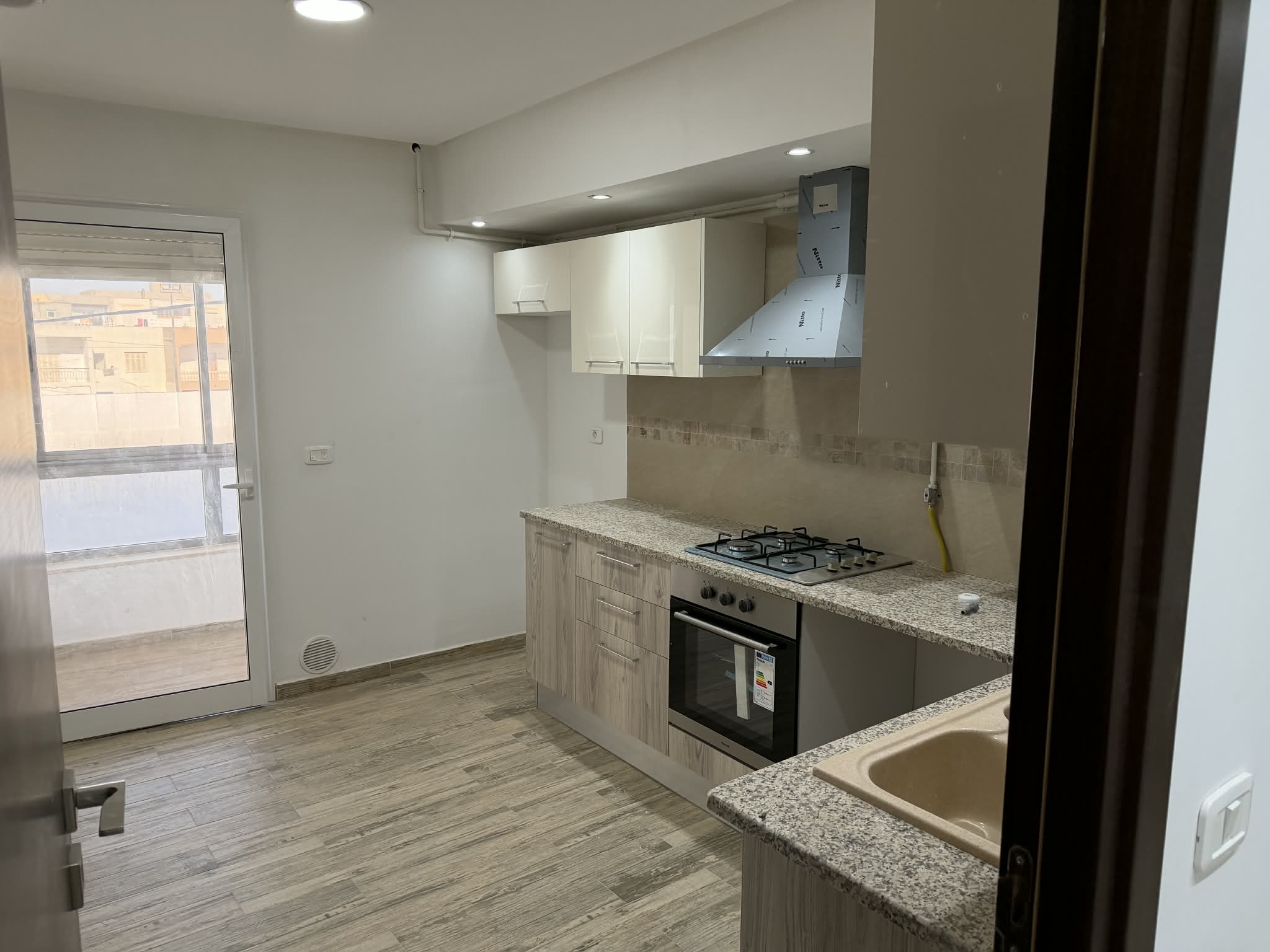 Sfax Sud&nbsp;Merkez Sahnoun&nbsp;Location&nbsp;Appart. 2 pi�ces&nbsp;Appartement  sur la route principale gr�mda sfax