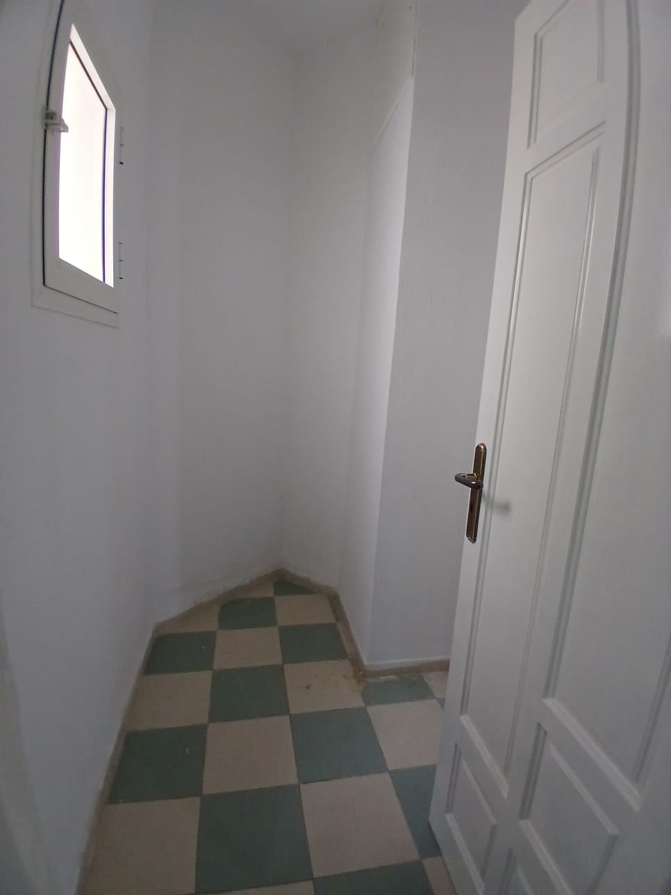 Ariana Ville&nbsp;Cite Ennasr 1&nbsp;Location&nbsp;Autre&nbsp;Appartement � usage bureautique s4 � ennasr 1