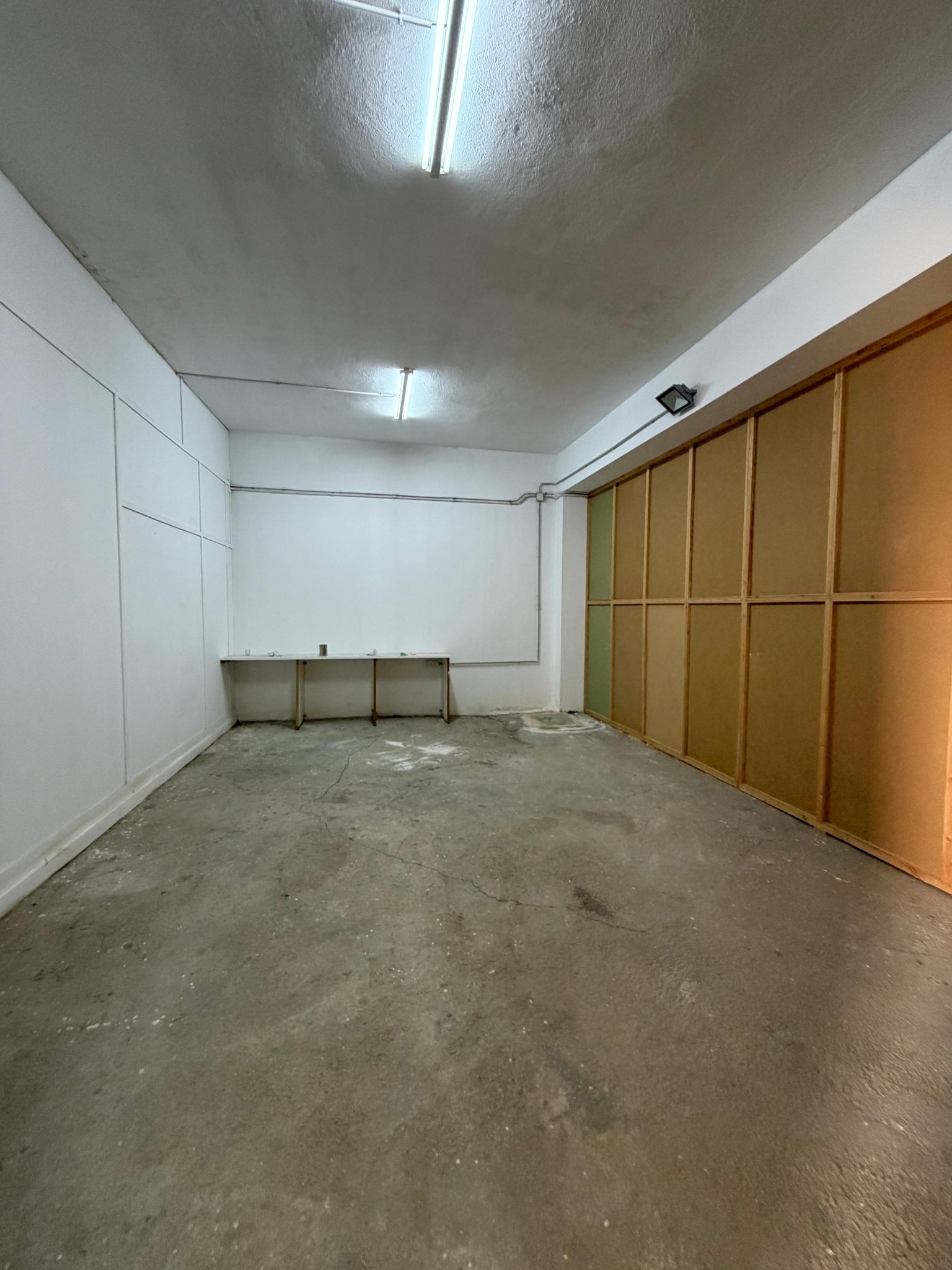 Ariana Ville&nbsp;Ariana&nbsp;Location&nbsp;Autre&nbsp;Usine � ariana  c�t� rondpoint escale