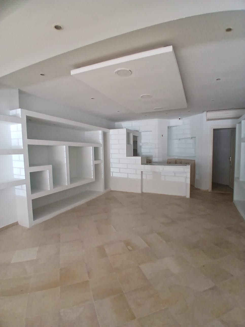 Ariana Ville&nbsp;Cite Ennasr 1&nbsp;Bureaux & Commerces&nbsp;G�rance libre&nbsp;Local commercial fonds murs � ennasr 1