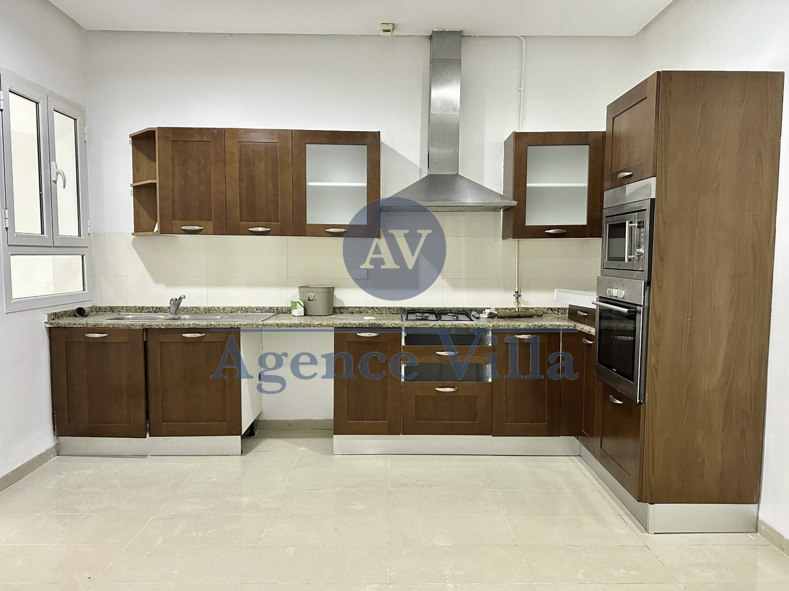 La Marsa&nbsp;Berge Du Lac&nbsp;Location&nbsp;Appart. 5 pi�ces+&nbsp;Appartement s4 avec vue sur le lac