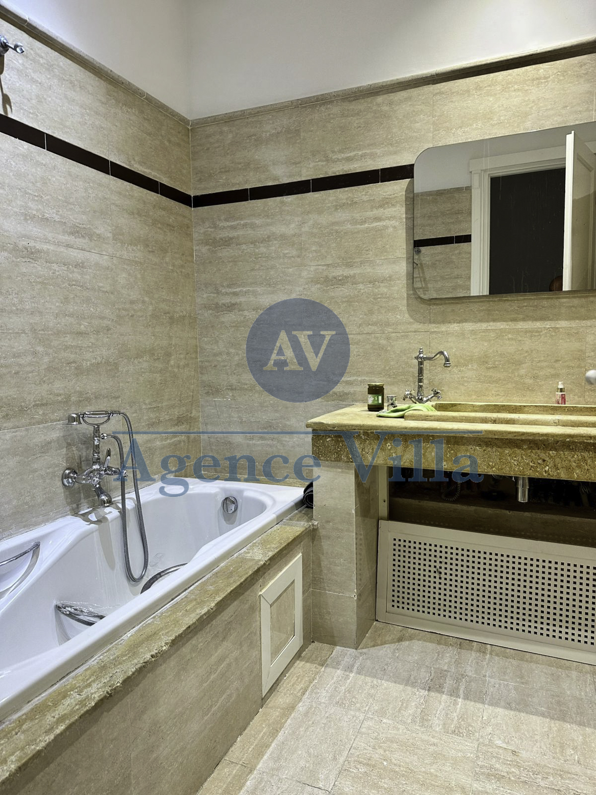 La Marsa&nbsp;Berge Du Lac&nbsp;Location&nbsp;Appart. 5 pi�ces+&nbsp;Appartement s4 avec vue sur le lac