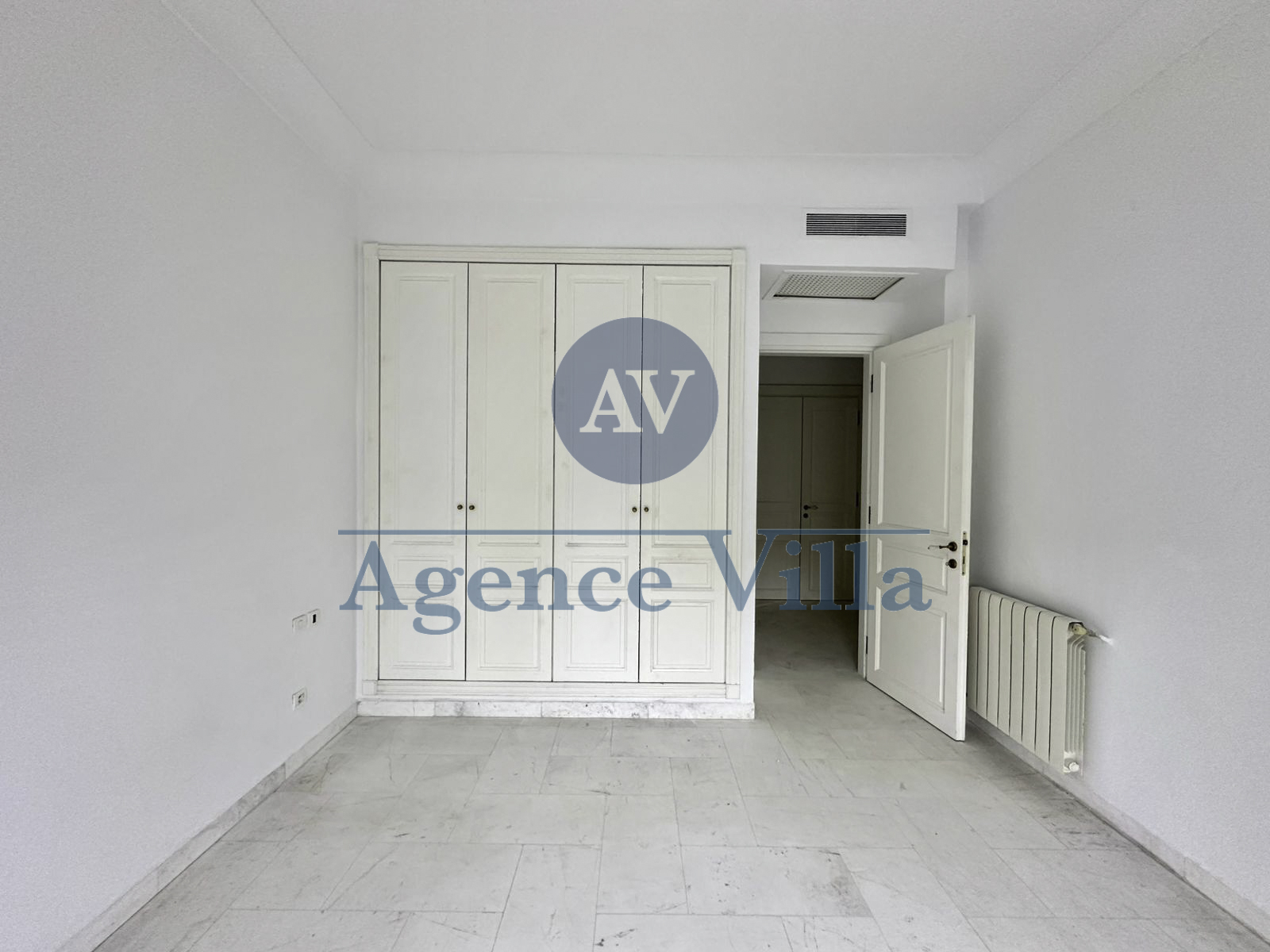 La Marsa&nbsp;Berge Du Lac&nbsp;Location&nbsp;Appart. 5 pi�ces+&nbsp;Appartement s4 avec vue sur le lac