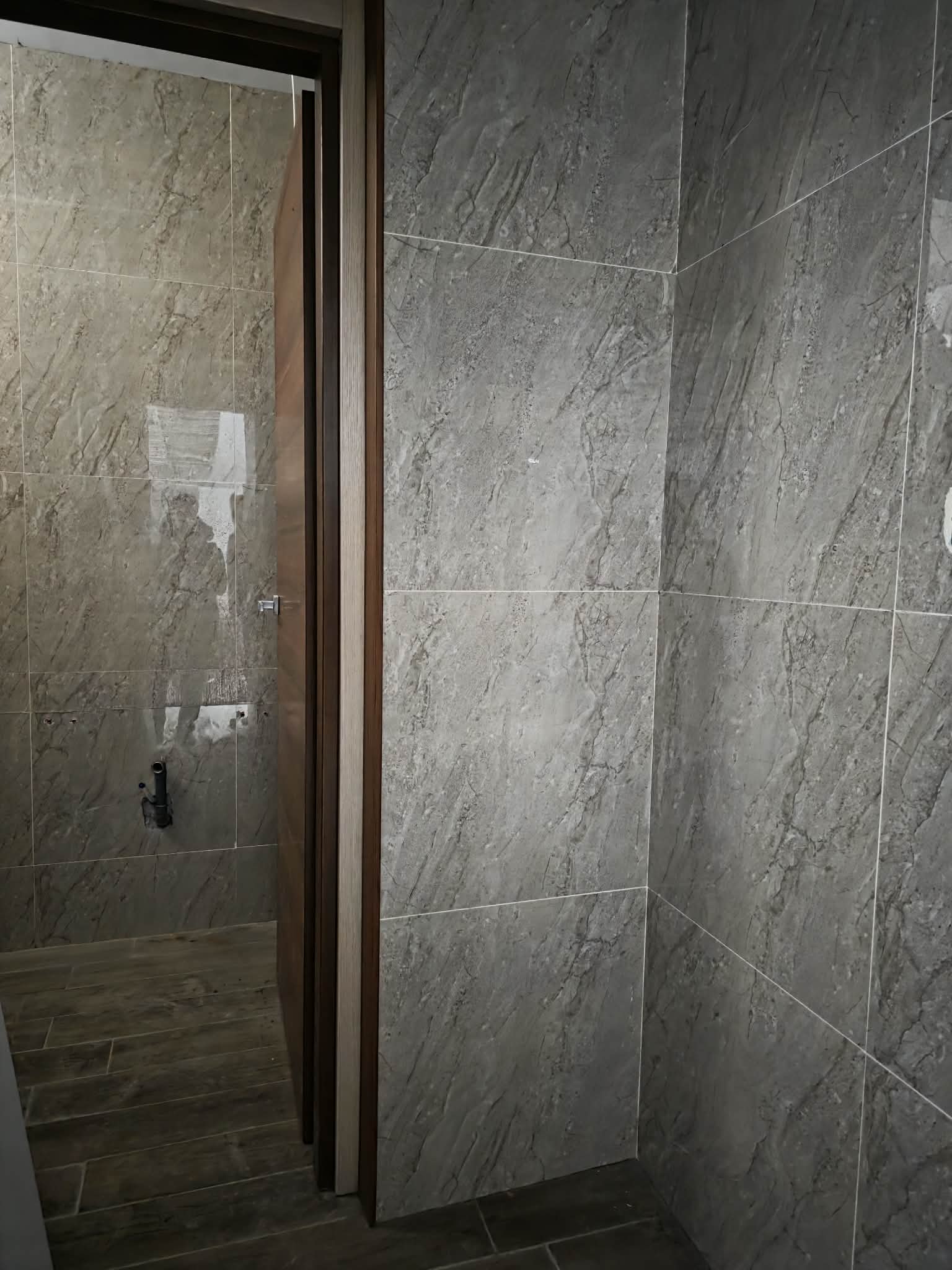 La Marsa&nbsp;Berge Du Lac&nbsp;Bureaux & Commerces&nbsp;Autre&nbsp;Local  d�p�t industriel au lac 3  kram