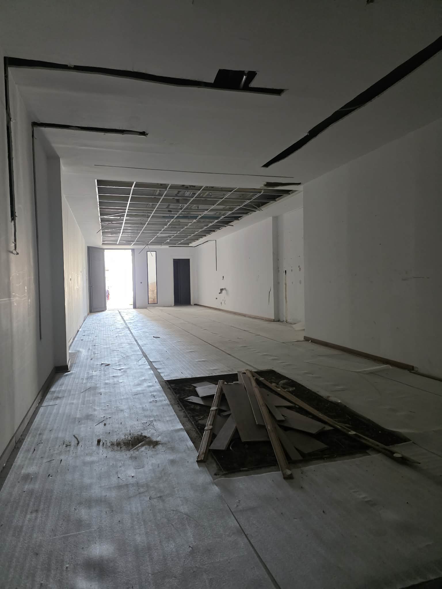 La Marsa&nbsp;Berge Du Lac&nbsp;Bureaux & Commerces&nbsp;Autre&nbsp;Local  d�p�t industriel au lac 3  kram