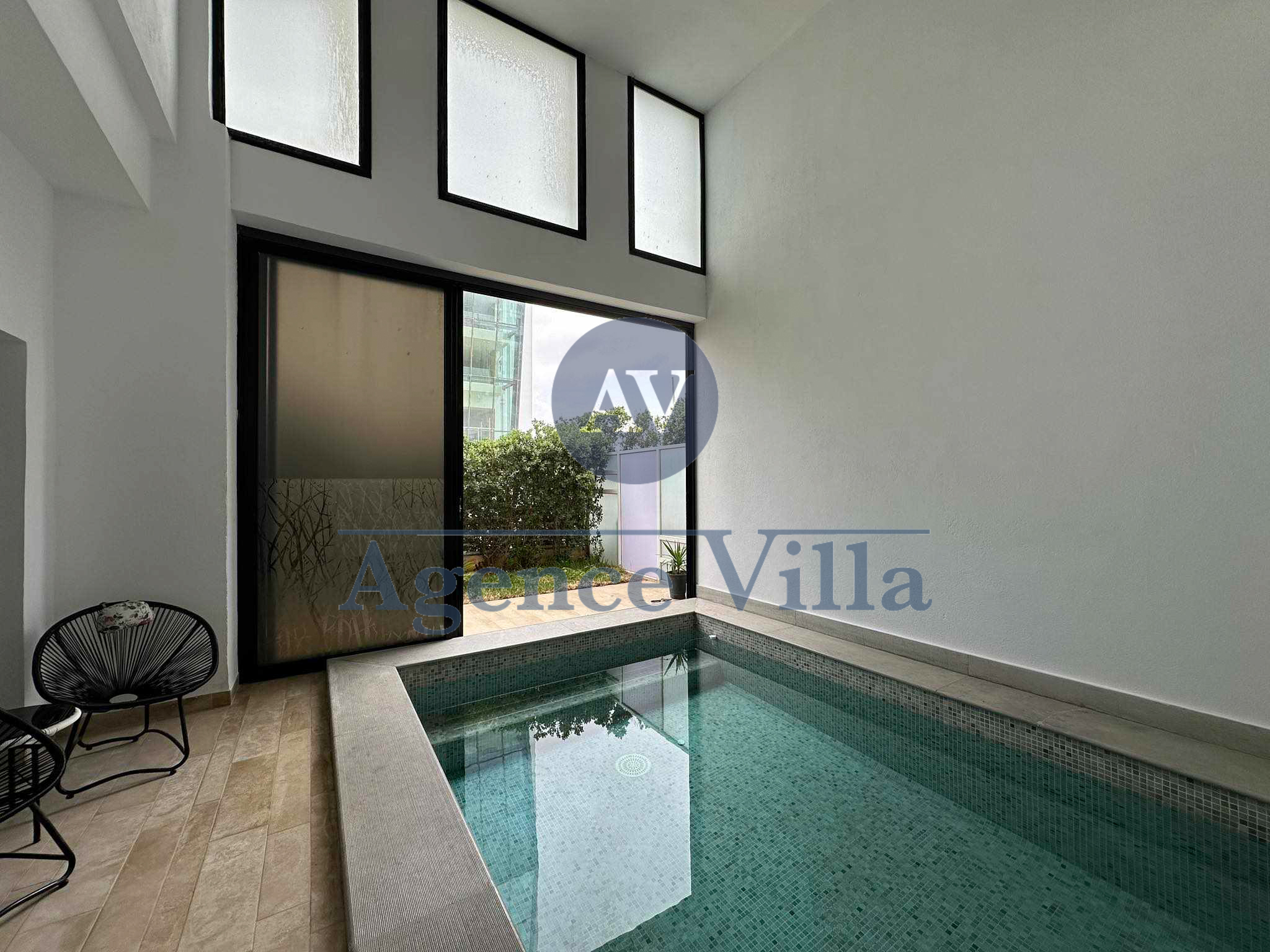 La Marsa&nbsp;Berge Du Lac&nbsp;Location&nbsp;Appart. 4 pi�ces&nbsp;Un duplex trois suite  avec piscine au lac 2