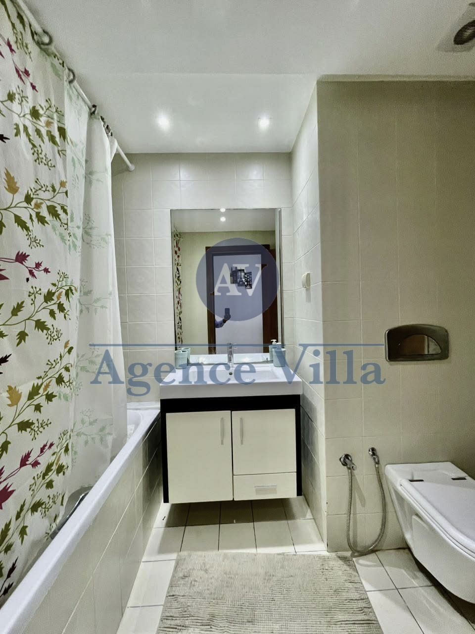 La Marsa&nbsp;Berge Du Lac&nbsp;Location&nbsp;Appart. 3 pi�ces&nbsp;Superbe s2 meubl� au lac 2