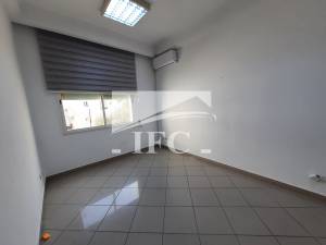 La Marsa&nbsp;Berge Du Lac&nbsp;Location&nbsp;Appart. 1 pi�ce&nbsp;Bureau en 6 espaces  150m lac 1 ref1036a