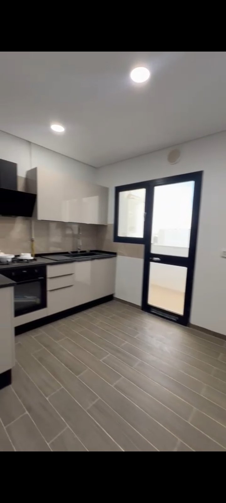 Sousse Jaouhara&nbsp;Sahloul&nbsp;Location&nbsp;Appart. 4 pi�ces&nbsp;Un s3 neuf de haut standing sans vis � vis