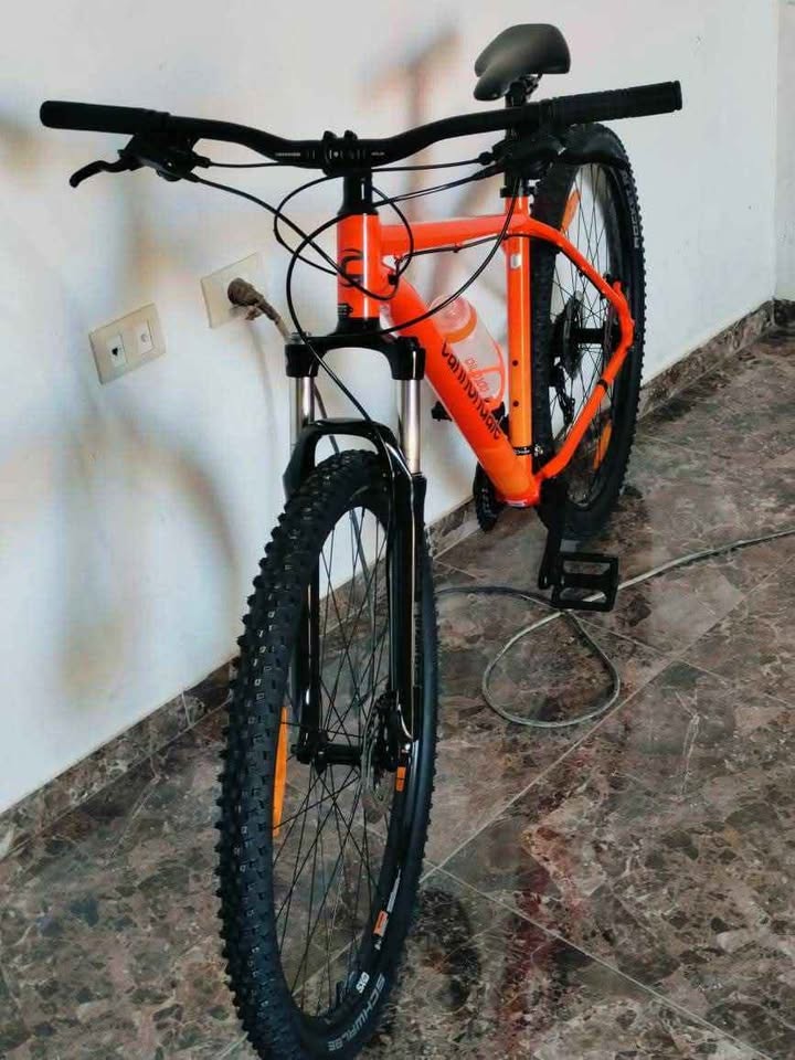 Mannouba&nbsp;La Mannouba&nbsp;Jouet&nbsp;Autre&nbsp;Vtt cannondale taille l 29 alluminium